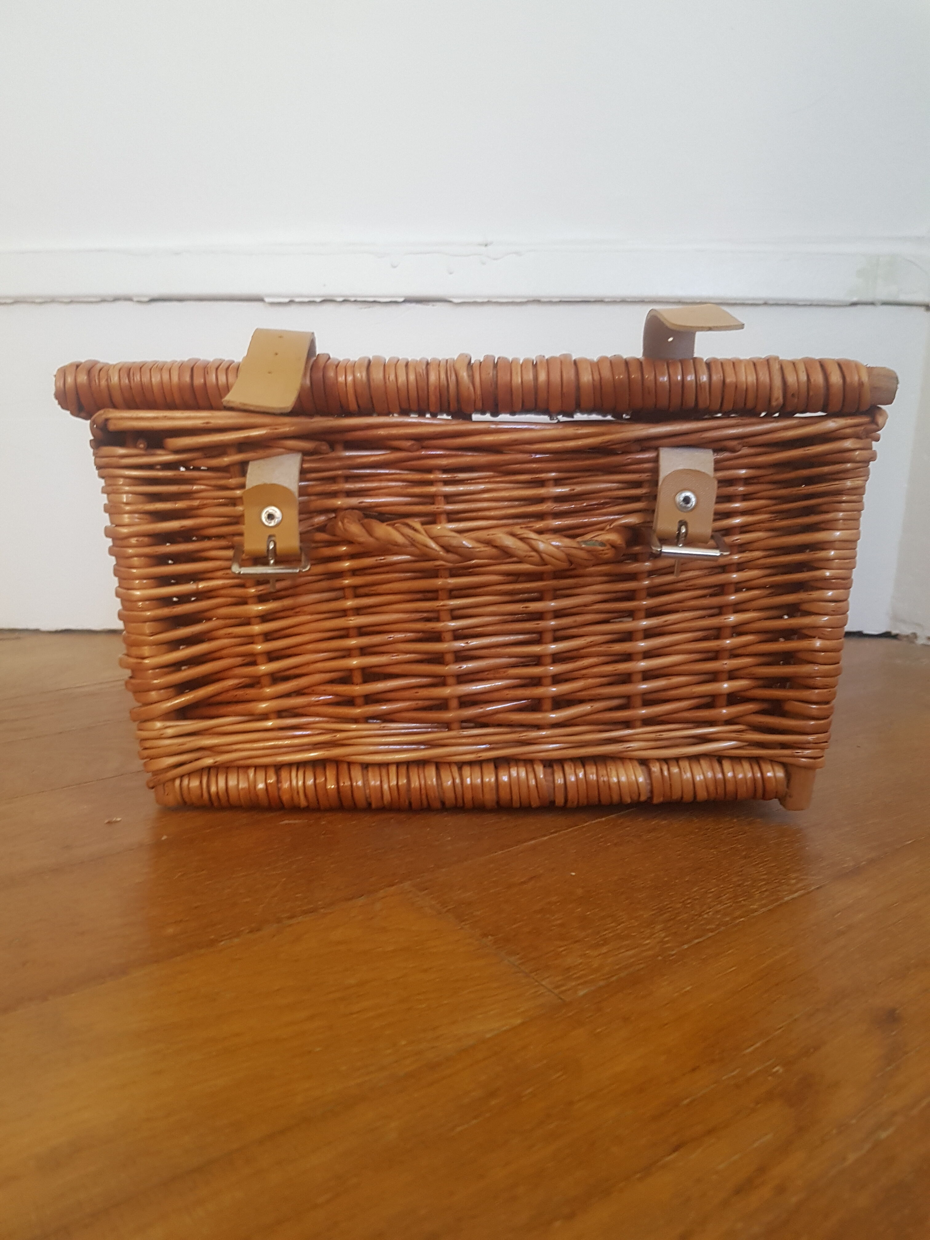 Wicker basket