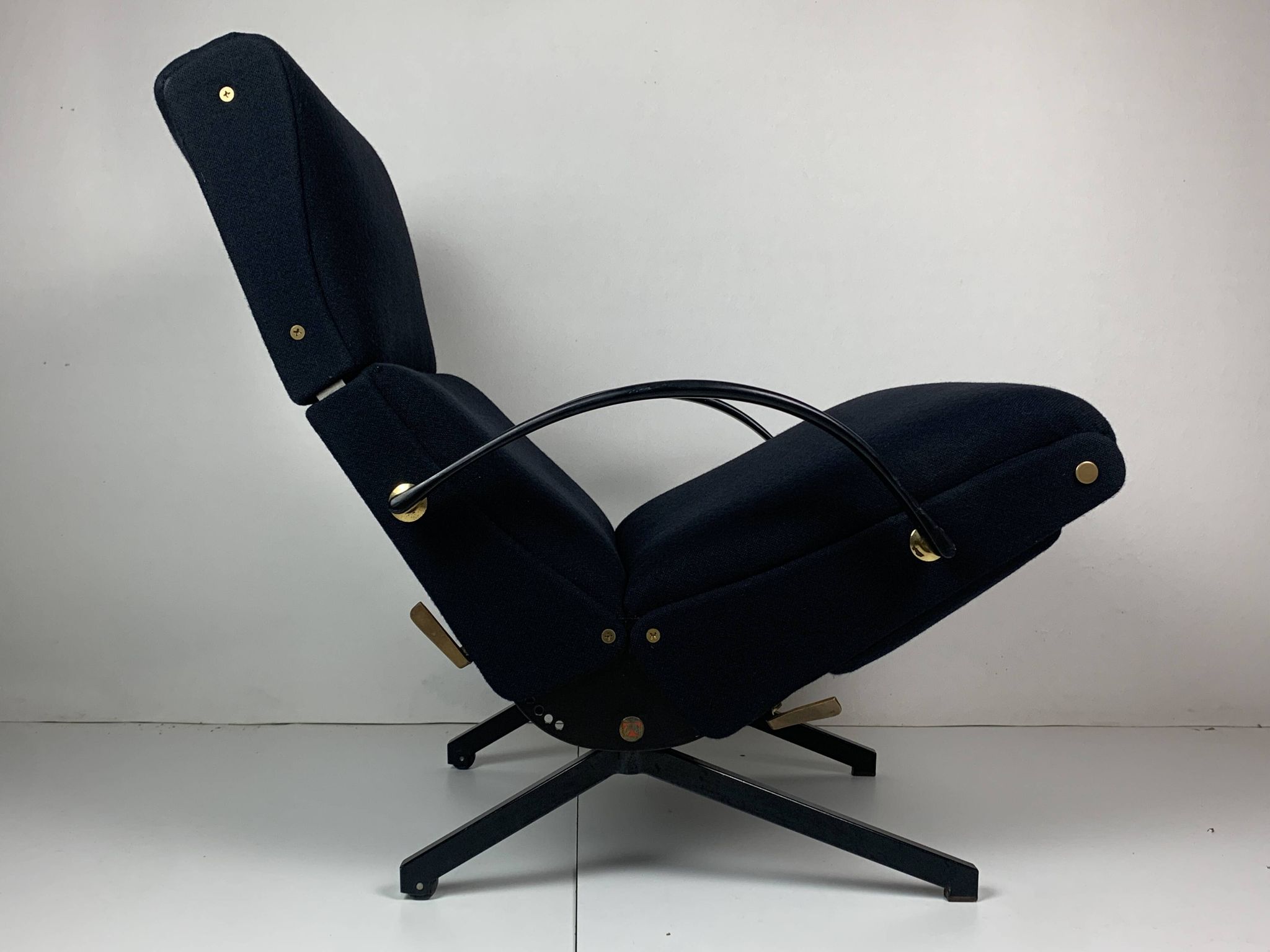 Midcentury dark navy blue Italian lounge chair by Osvaldo Borsani for Tecno, 1950s
