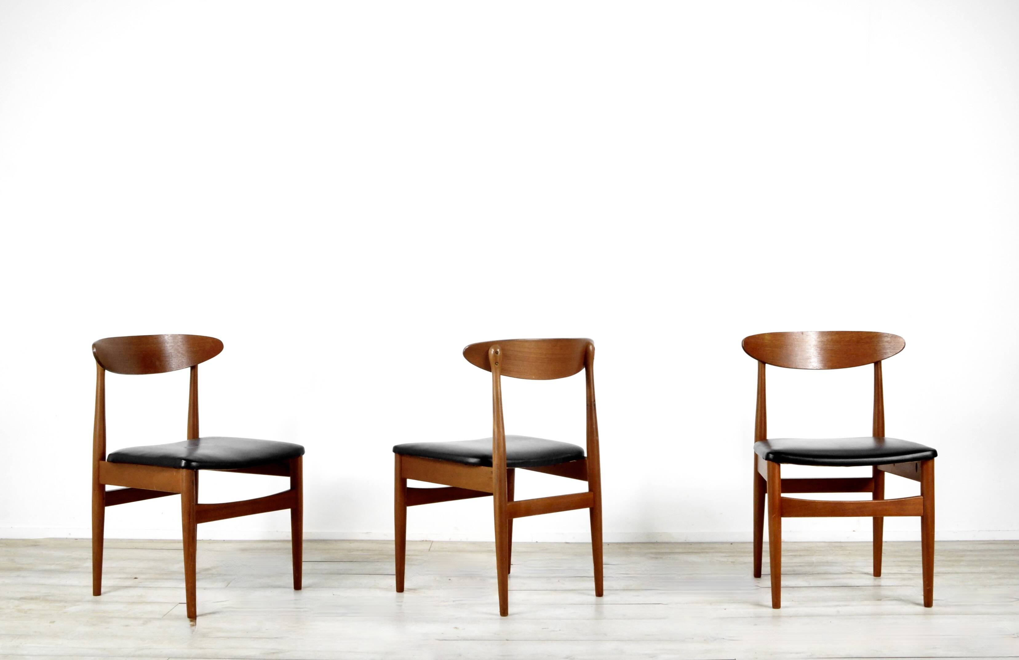 Set Of 6 Vintage Midcentury Danish Teak Chairs. Delivery. Modern /