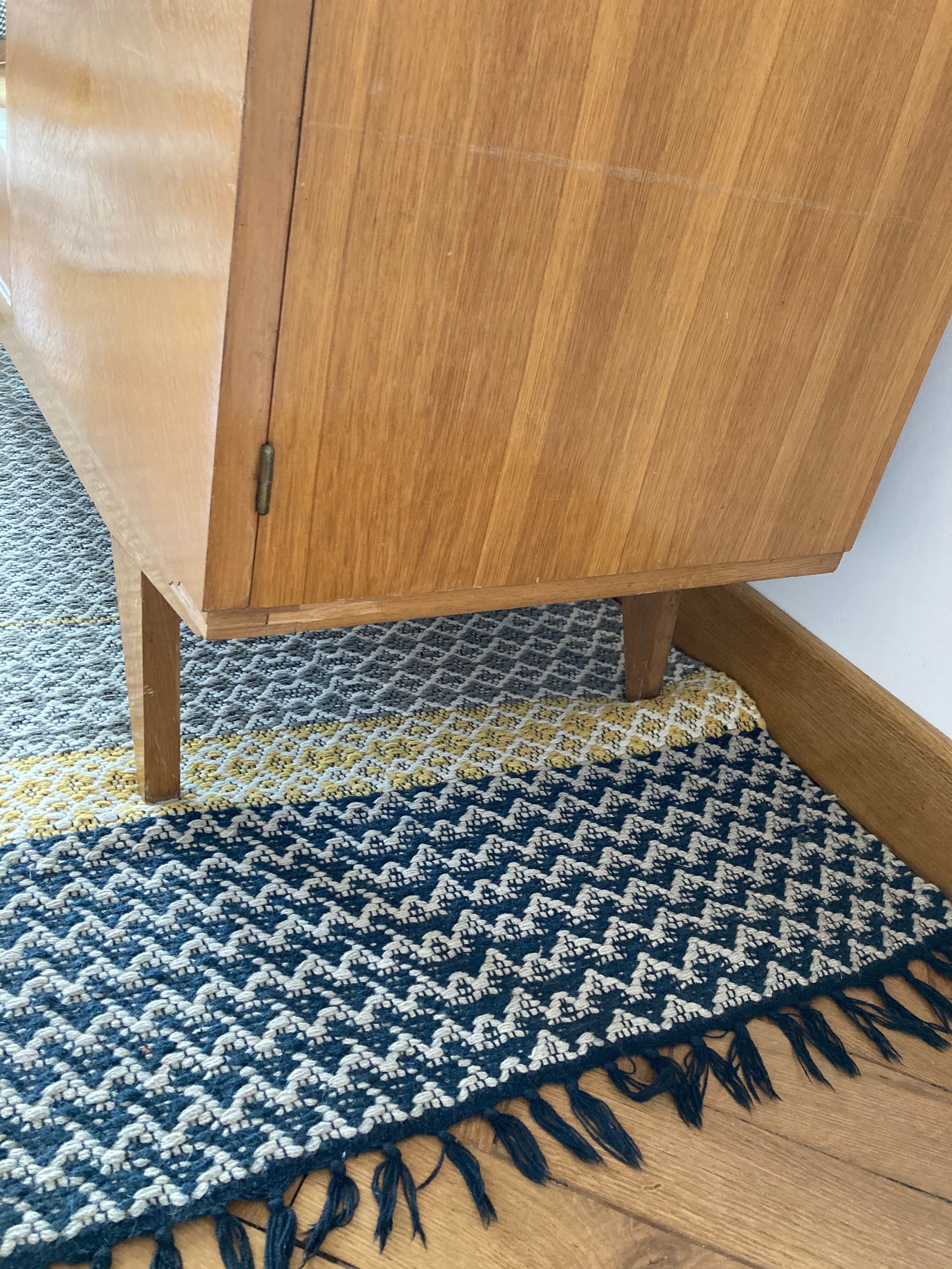 Compass foot cabinet