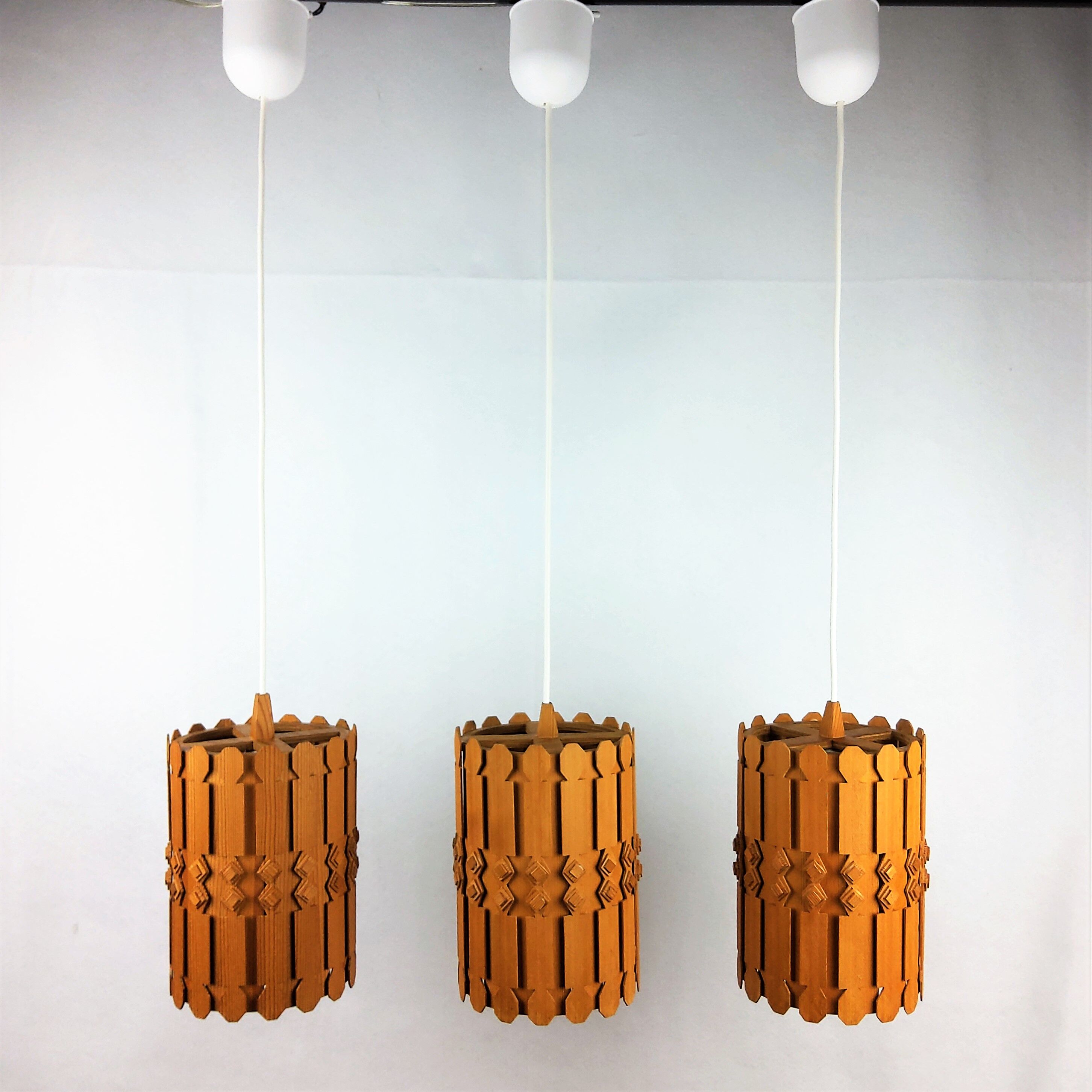 3 Scandinavian suspensions vintage pine 1960