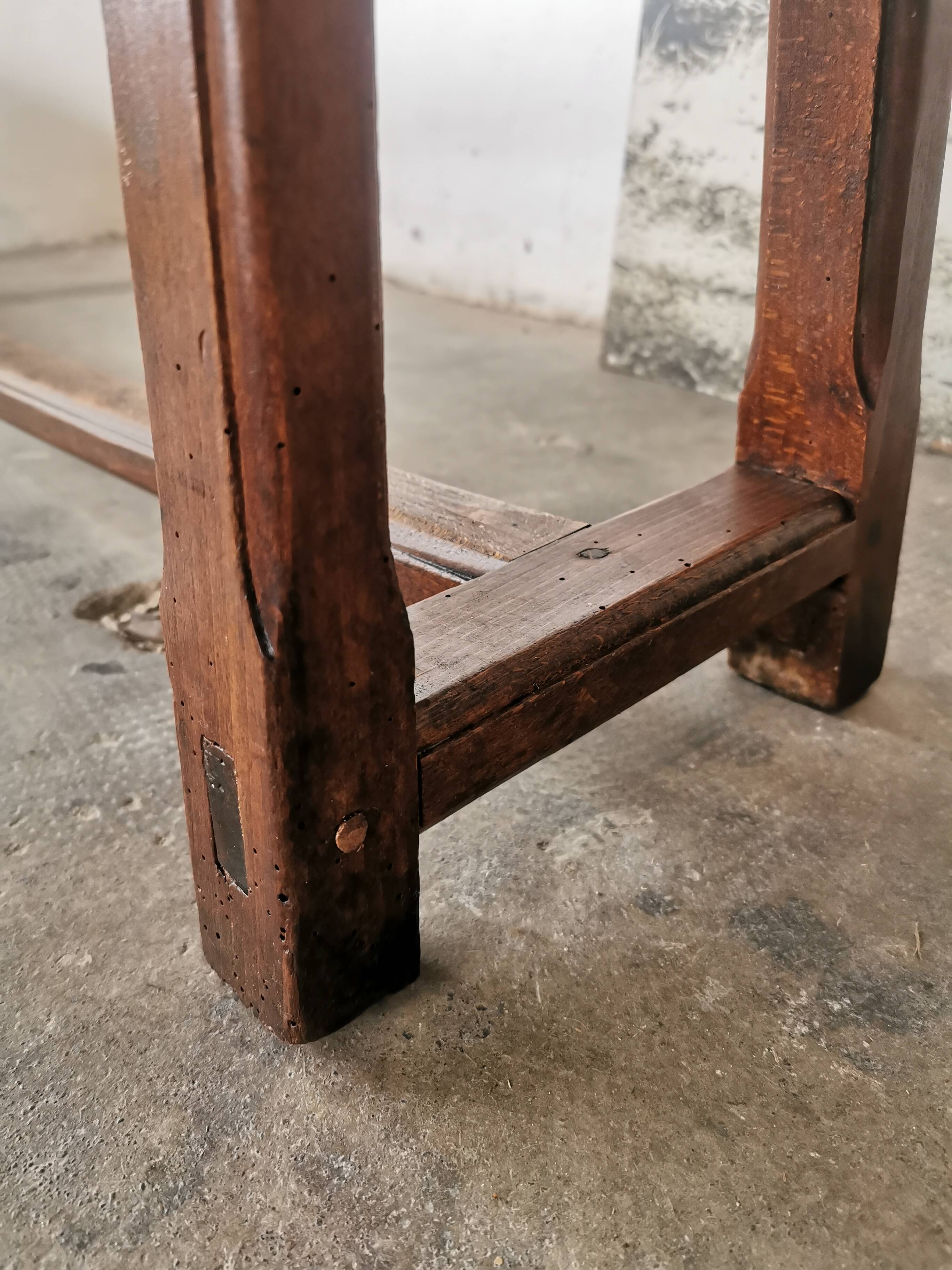 Paire de bancs anciens en chêne