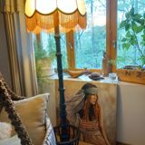 Floor lamp with fringed shade