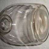 Carafe ancienne en verre à collerette