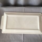 Cake dish bird pattern on its branch in red and white tones