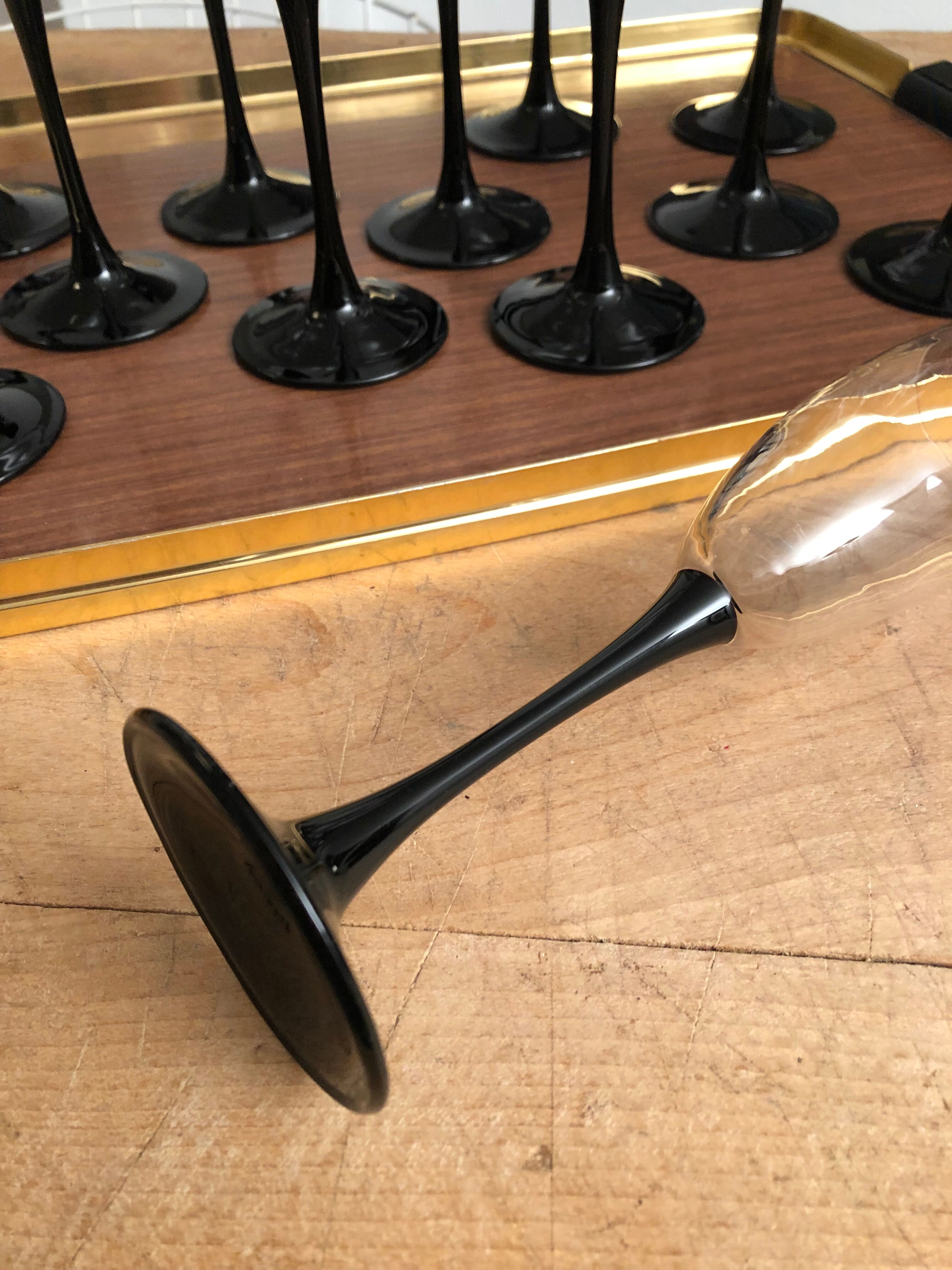 Service 12 vintage Luminarc flutes