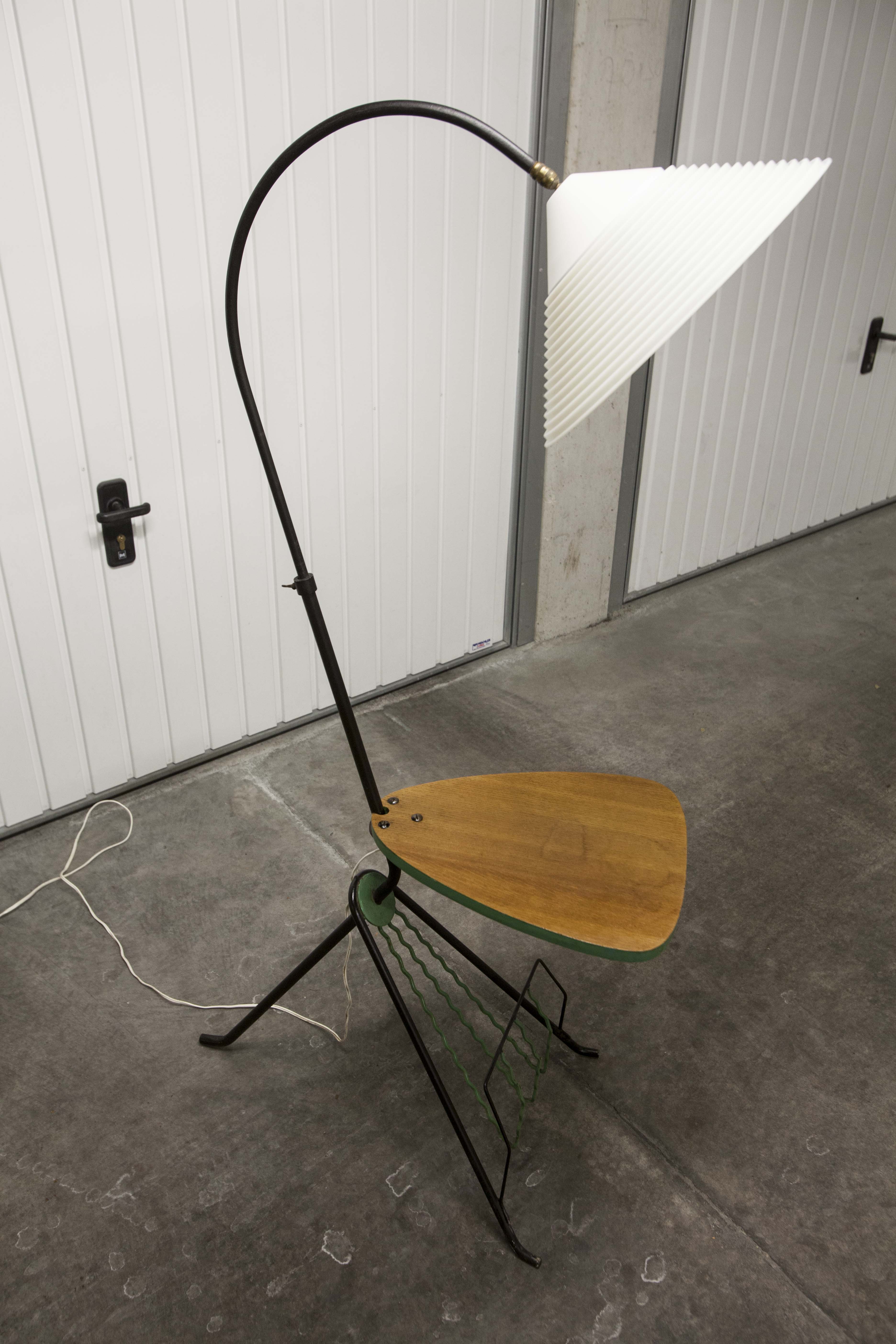 Floor lamp tripod Tablet door magazine 50 s