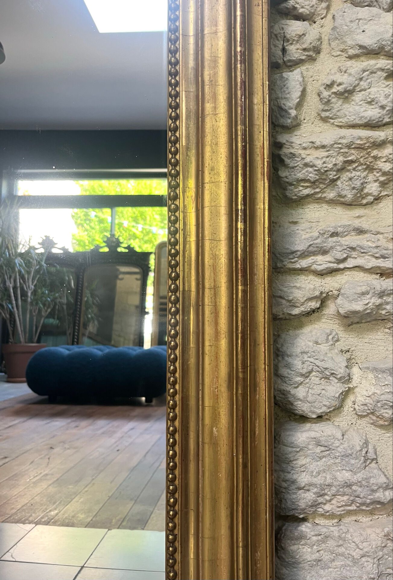 Miroir Louis-Philippe perlé 151/111,5cm doré à la feuille d’or, glace 