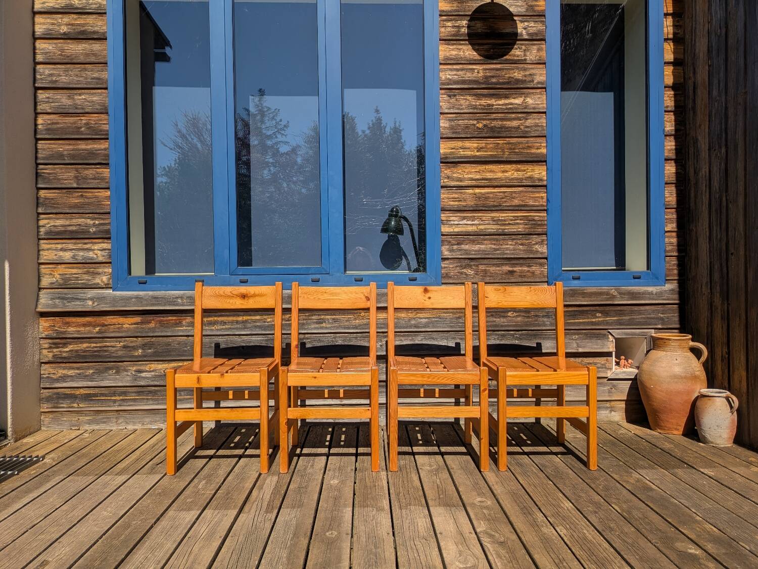 4 solid pine chairs selected by Charlotte Perriand for Le Arcs