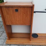 60s entry locker room