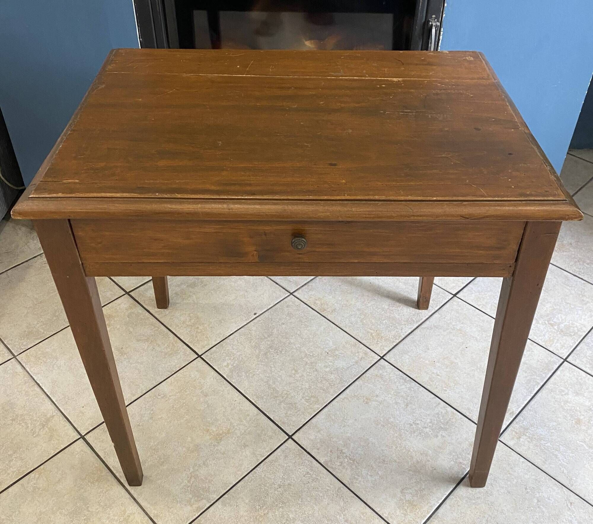 Desk with a large solid oak drawer from 1950, 78x58cm.