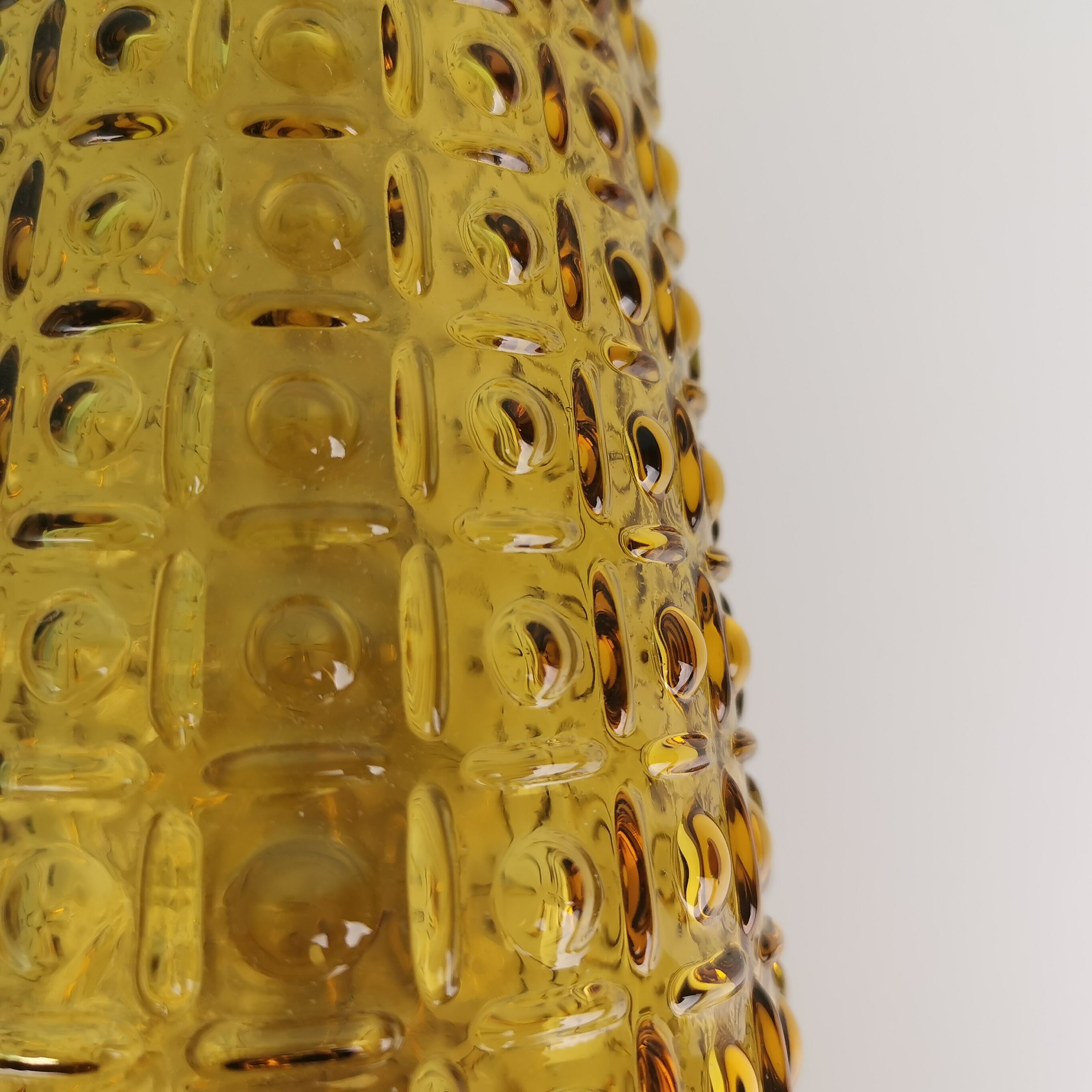 Moulded glass carafe