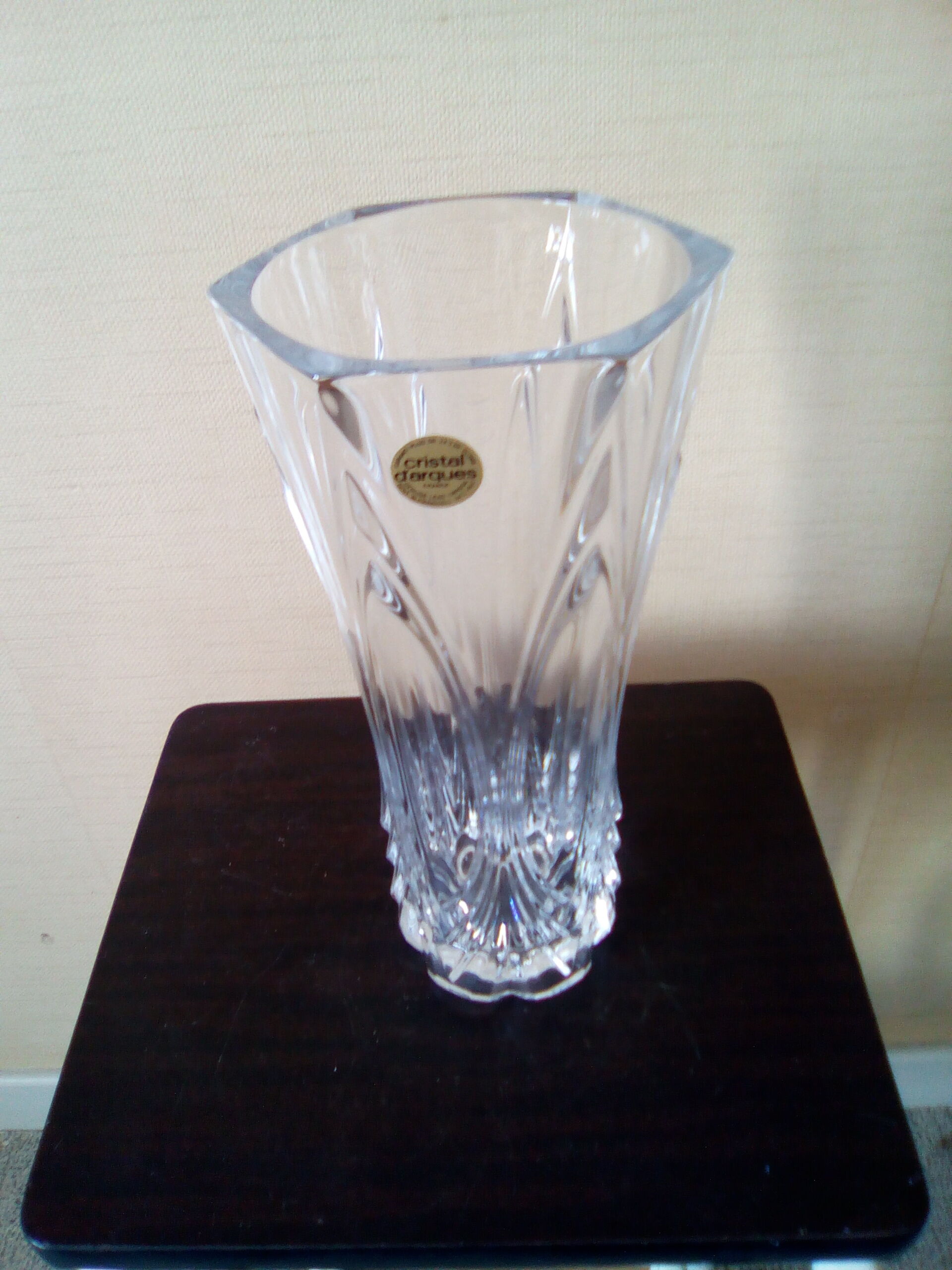 Arc crystal vase