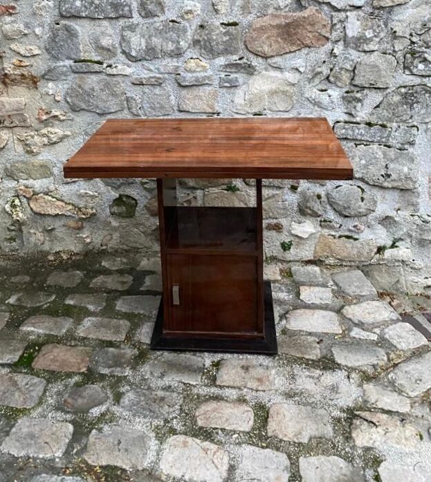 Art deco wallet table