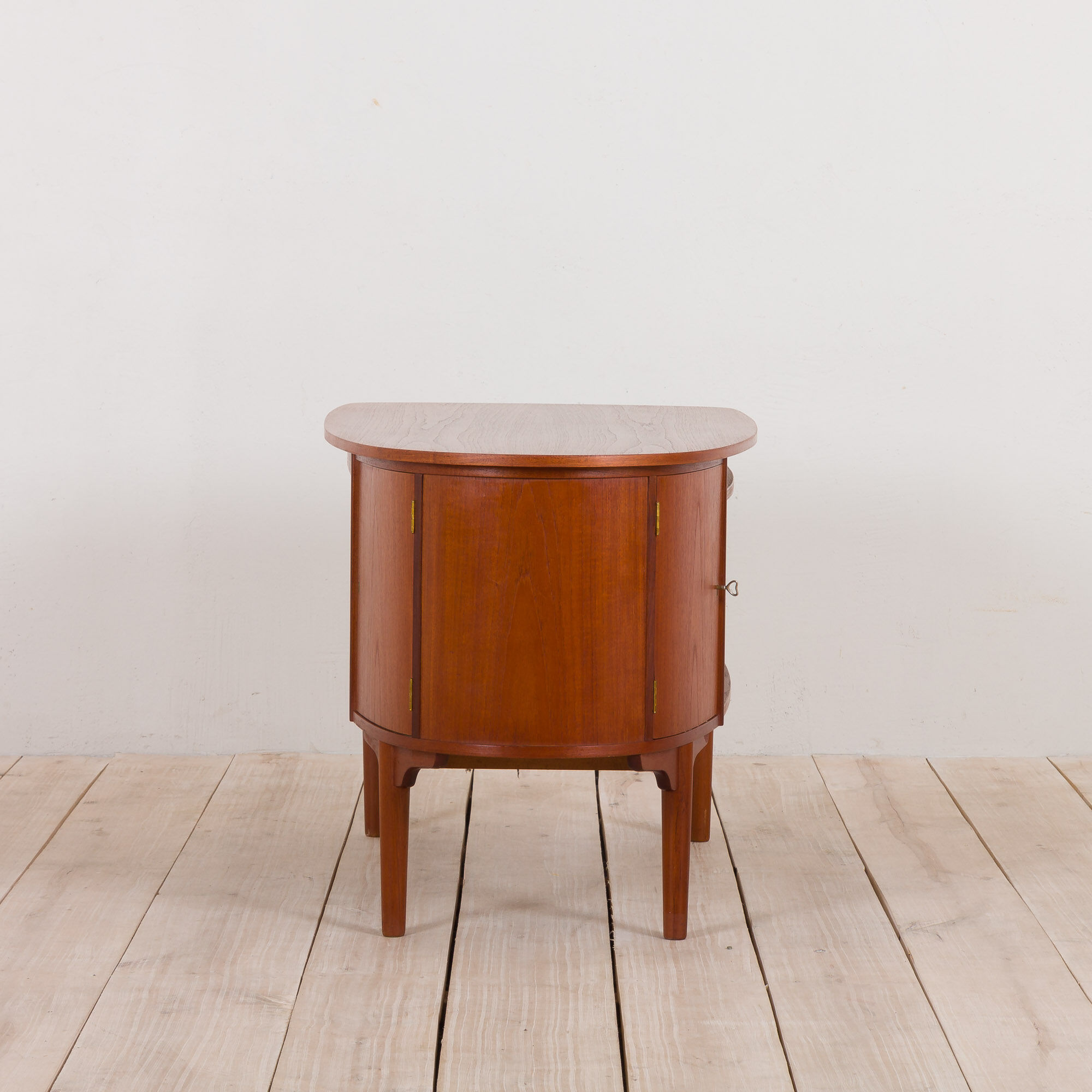 Mid Century free standing bullet shape executive teak desk by H.P. Hansen, Denmark, 1960s