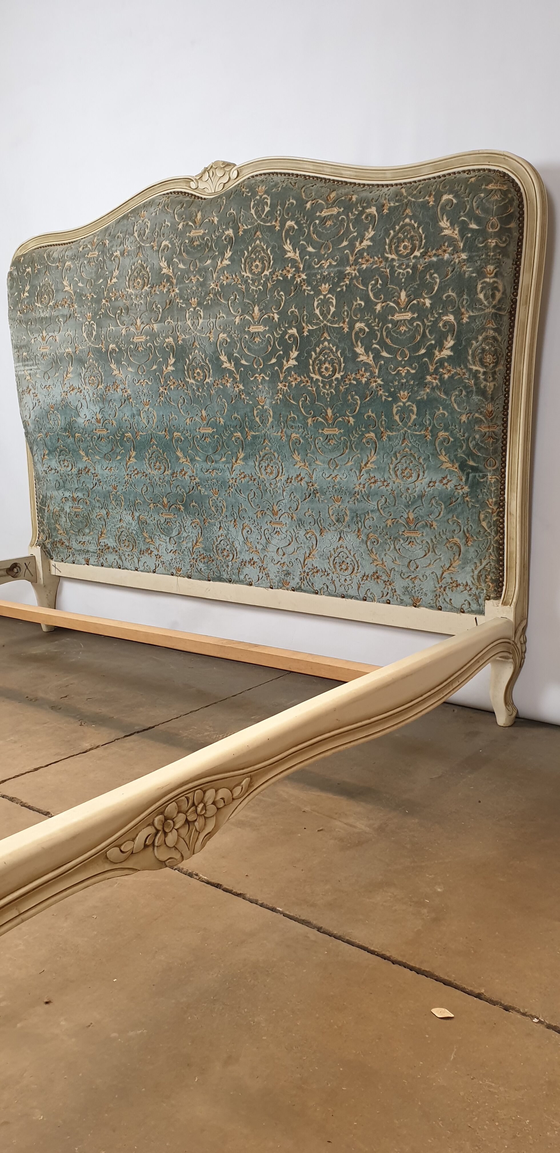 Louis XV style padded bed 140x190