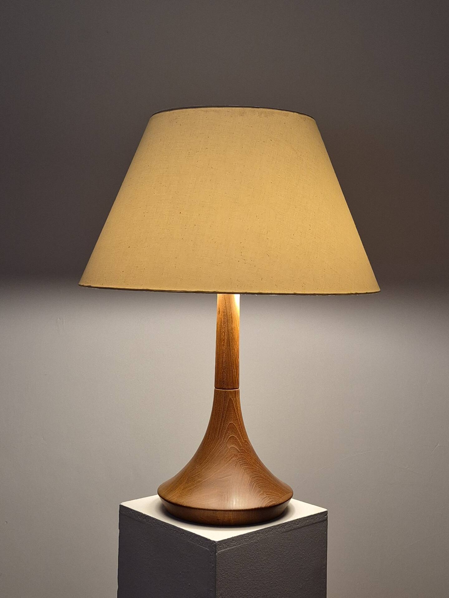Lampe de table vintage danoise des années 50 scandinave