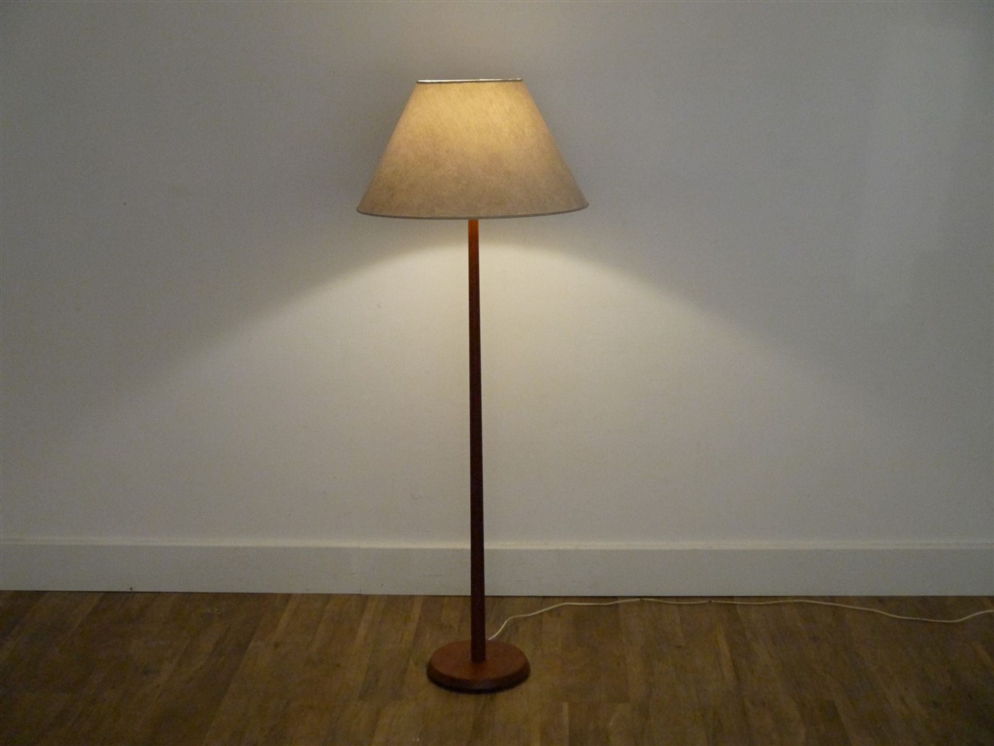 Lampadaire vintage scandinave en teck 1960