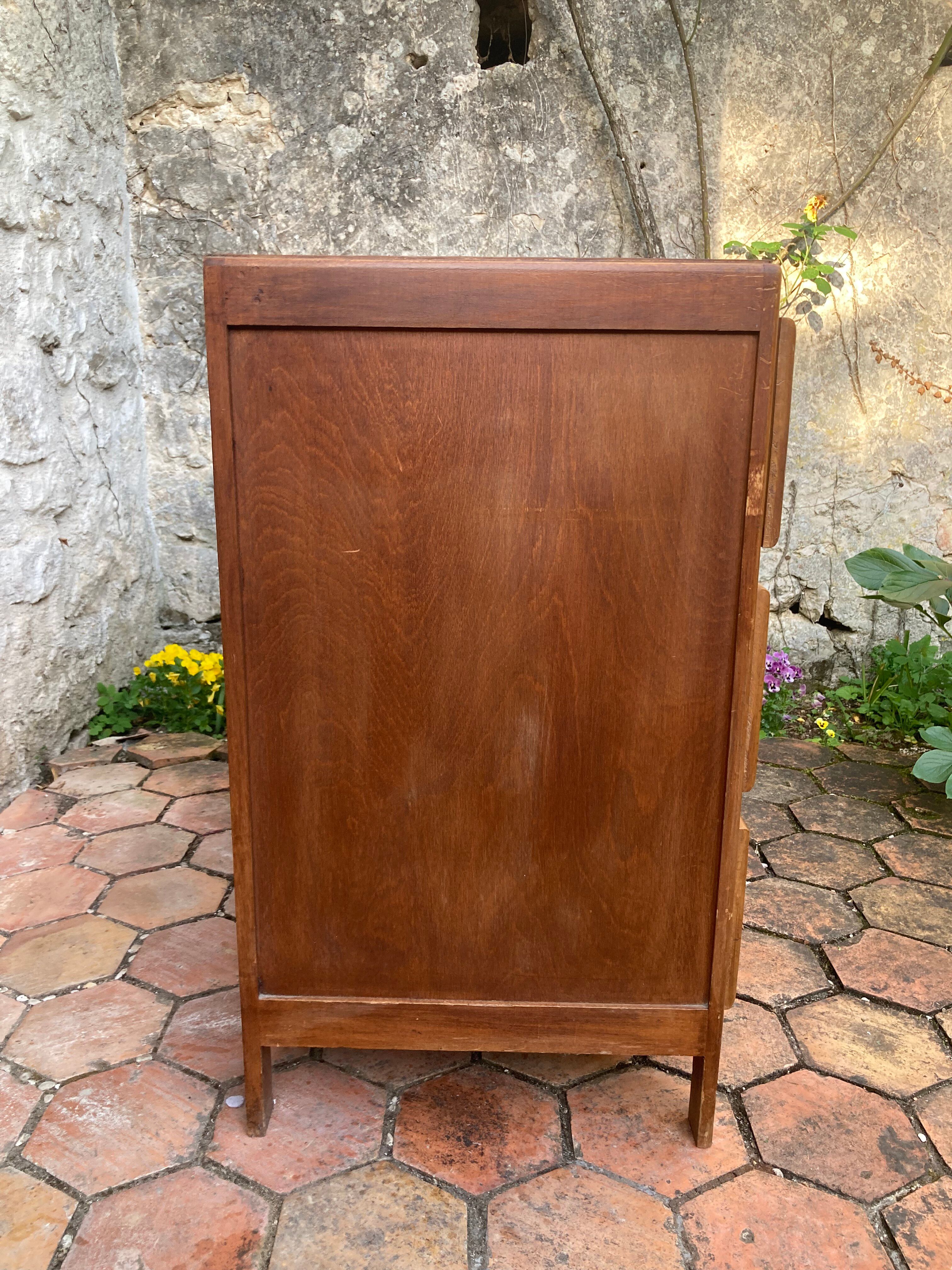 Vintage chest of drawers with 3 drawers