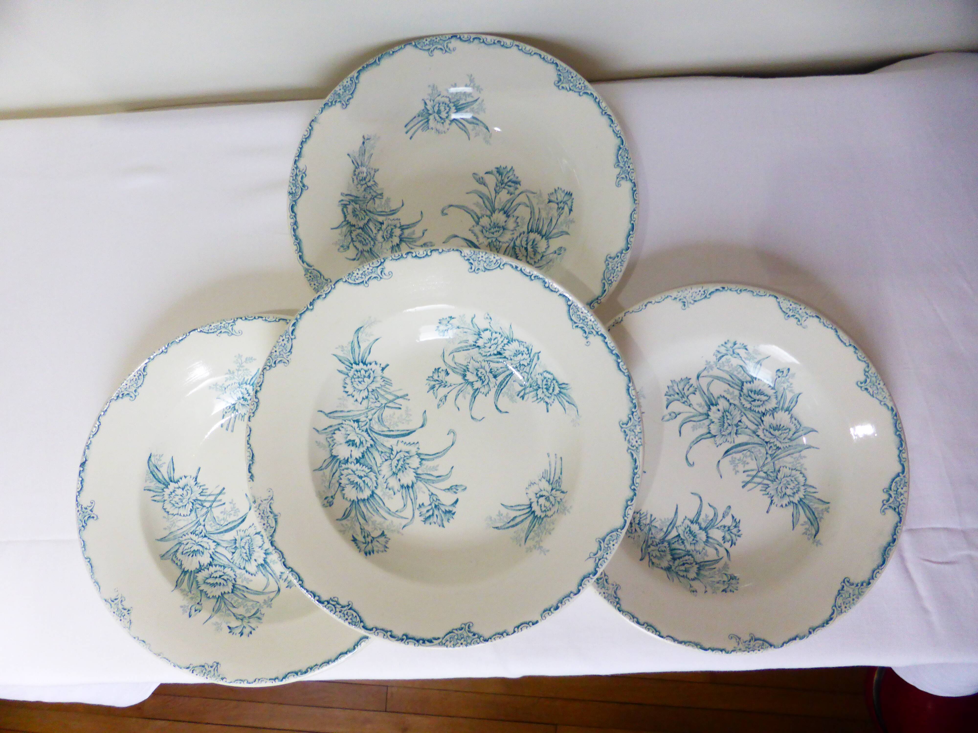 4 vintage deep plates in ironstone from L&G model Oeillets 220520