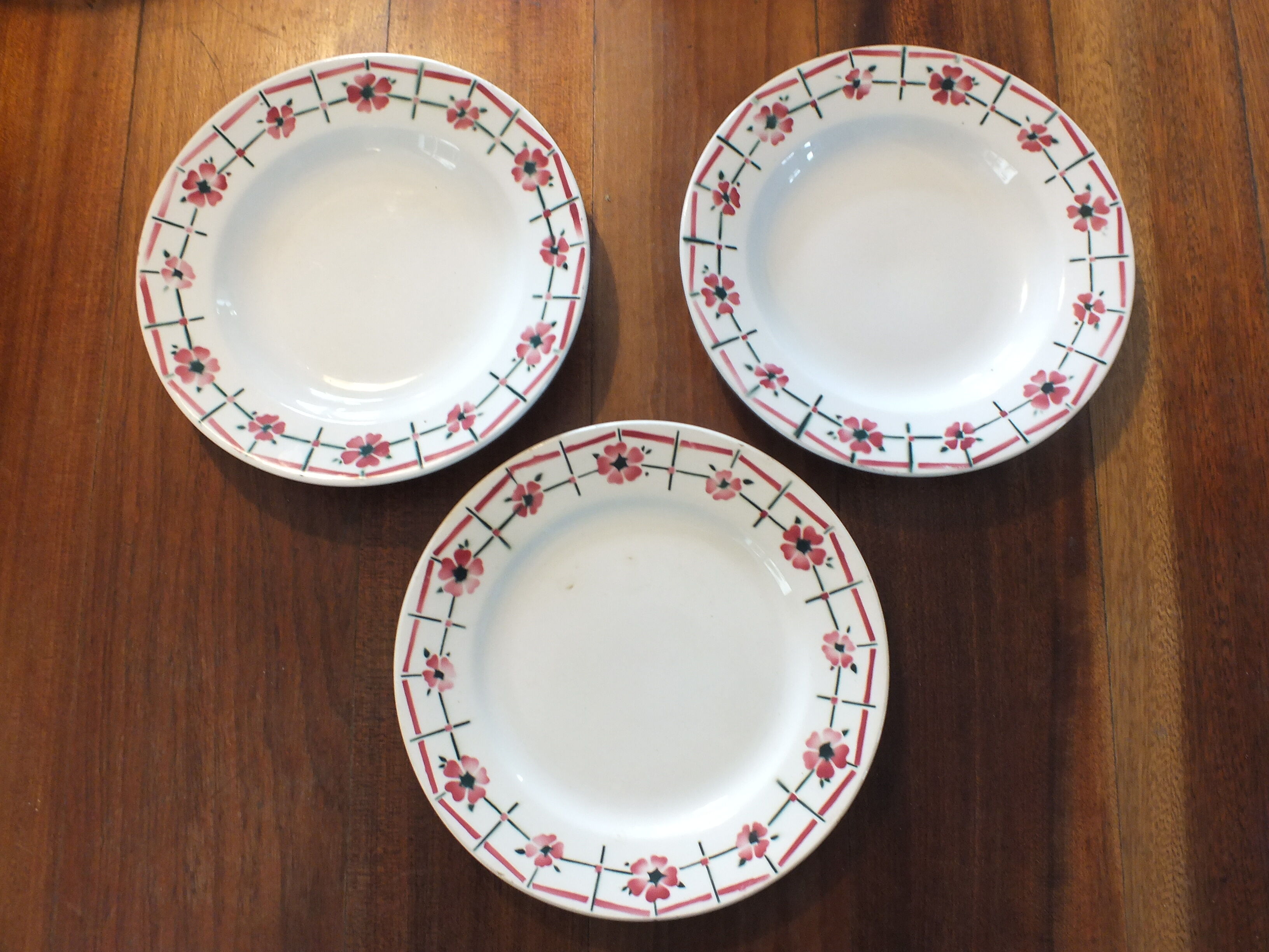 3 plates St Amand Céranord model Monique