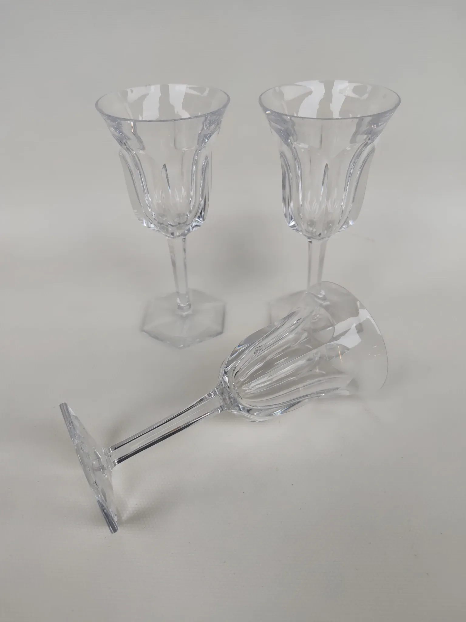 3 crystal glasses from Baccarat, Malmaison model. 17.5 cm.