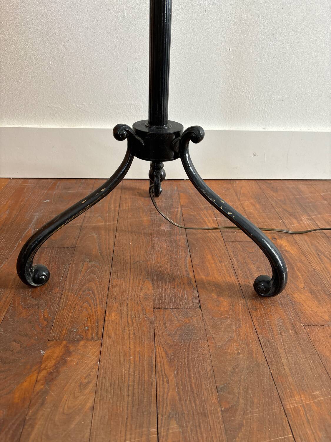 Lampadaire vintage en métal noir