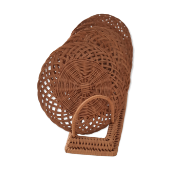 Wicker support and coaster