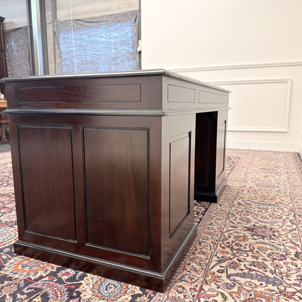 Bureau anglais classique avec incrustation en cuir