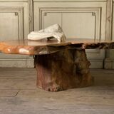 Salon table in racine vernie