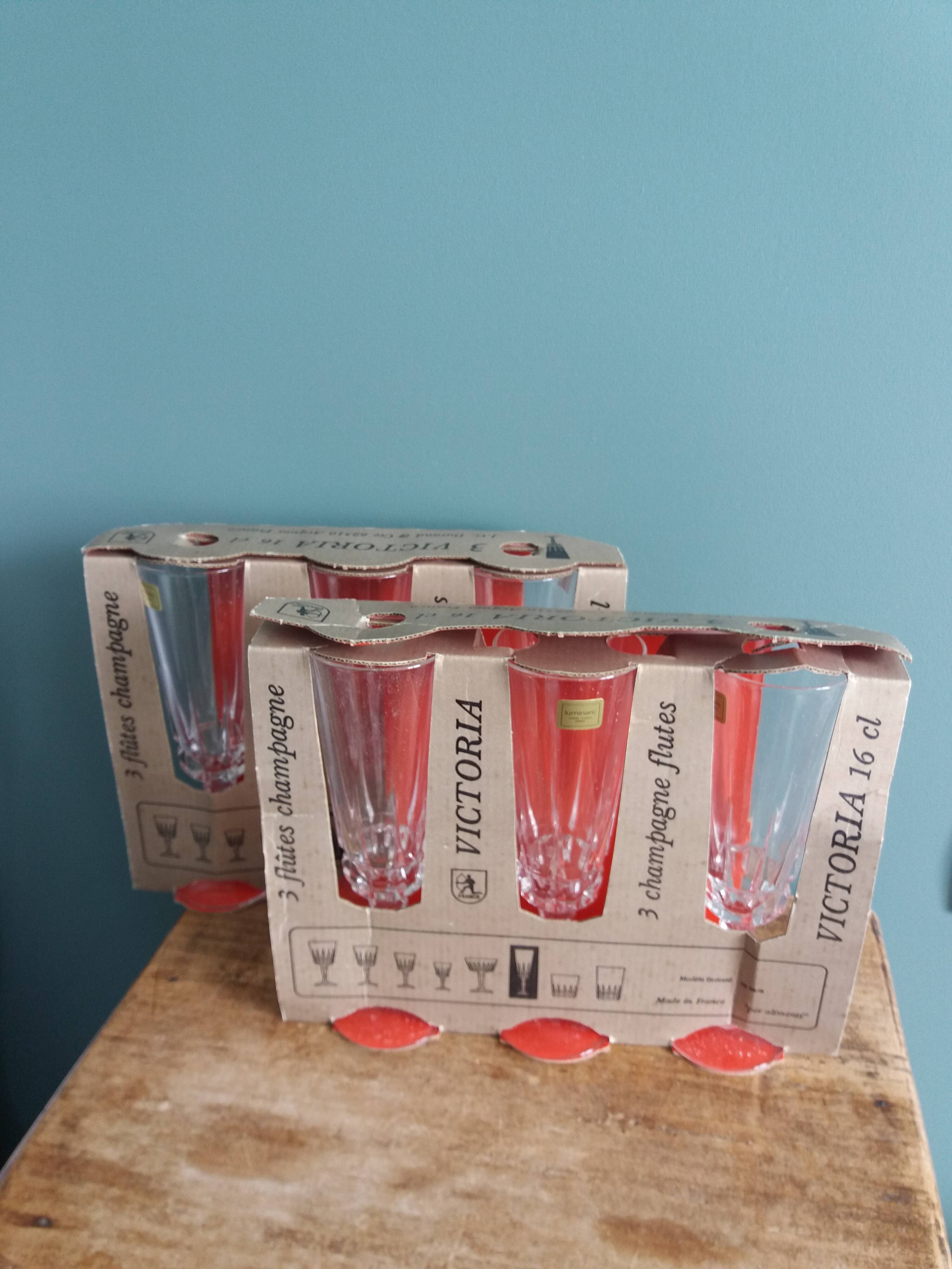 Set of 6 Luminarc champagne flutes from Arques glassworks