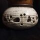 Grande lampe brutaliste signée accolay – céramique et résine – vintage 1960