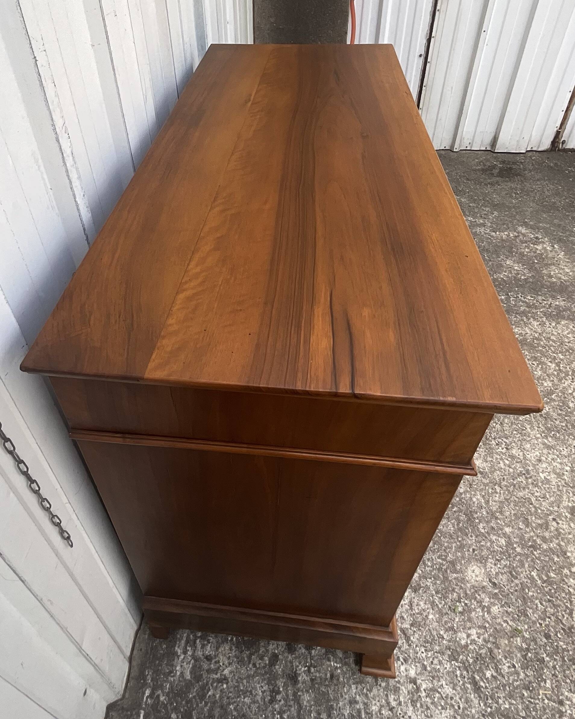 Louis-Philippe chest of drawers in burr walnut – Late 19th century