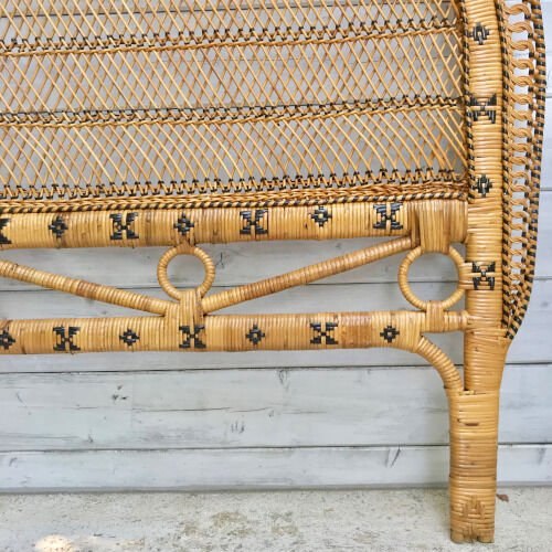 Braided rattan headof