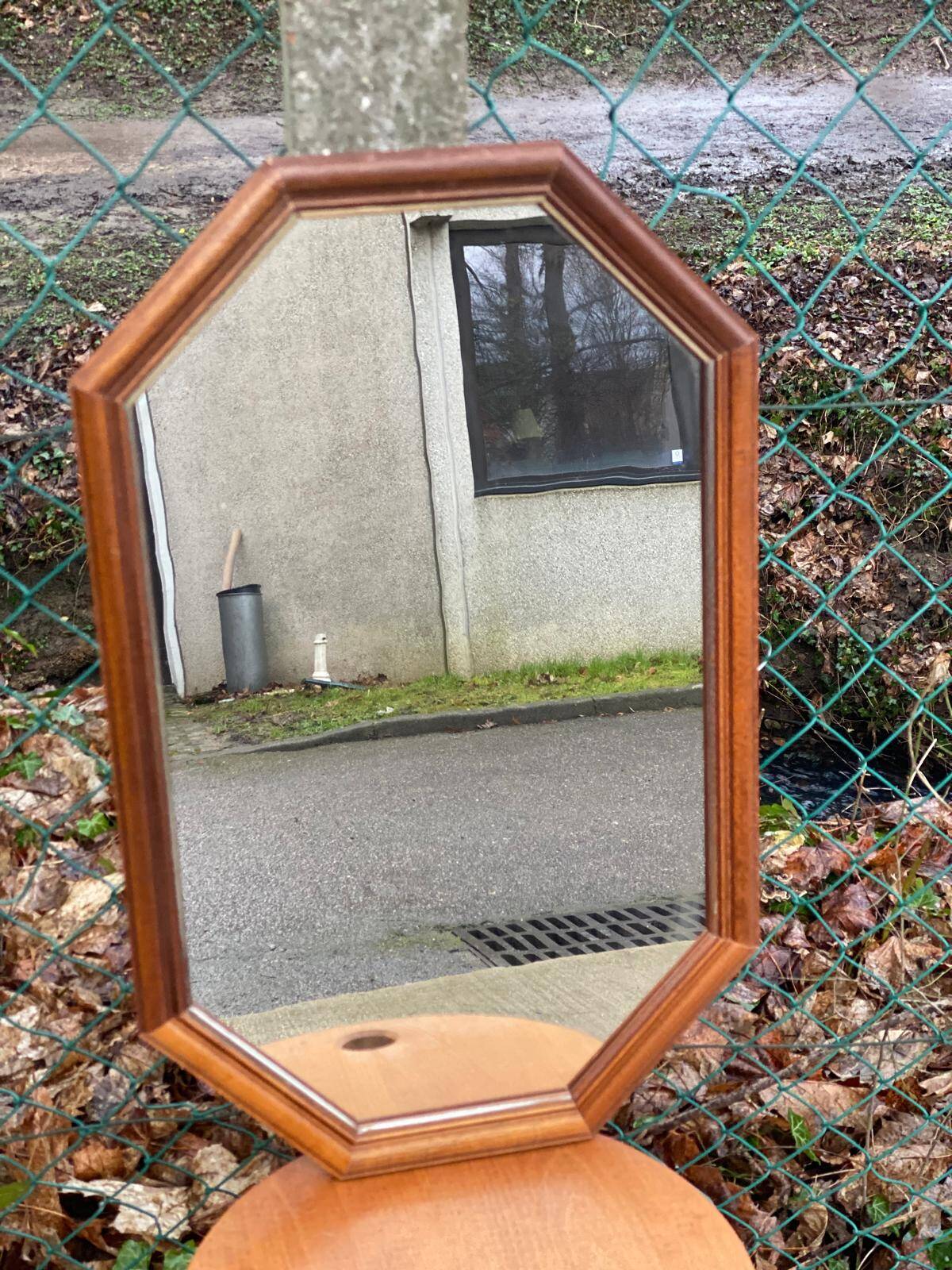 Vintage octagonal mirror in solid wood 55x36cm