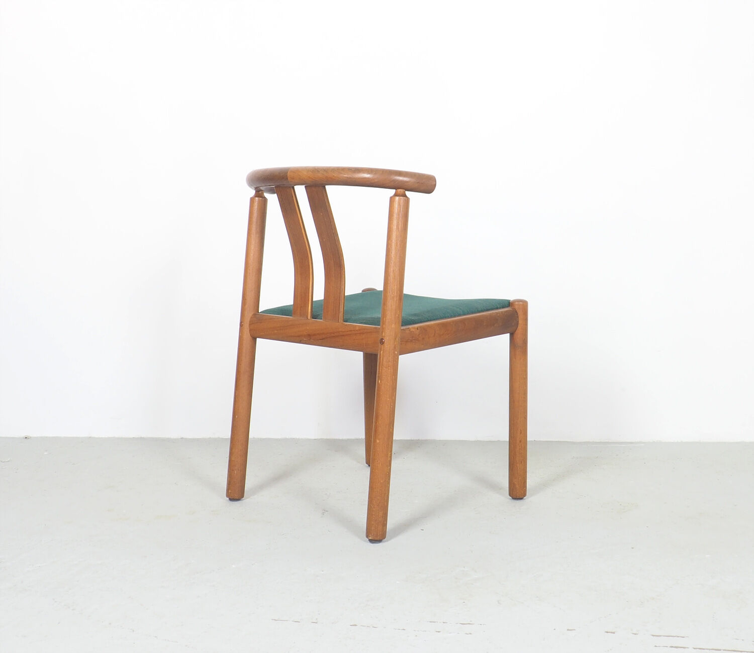 Série de 4 chaises en teck design danois en Uldum, années 1960