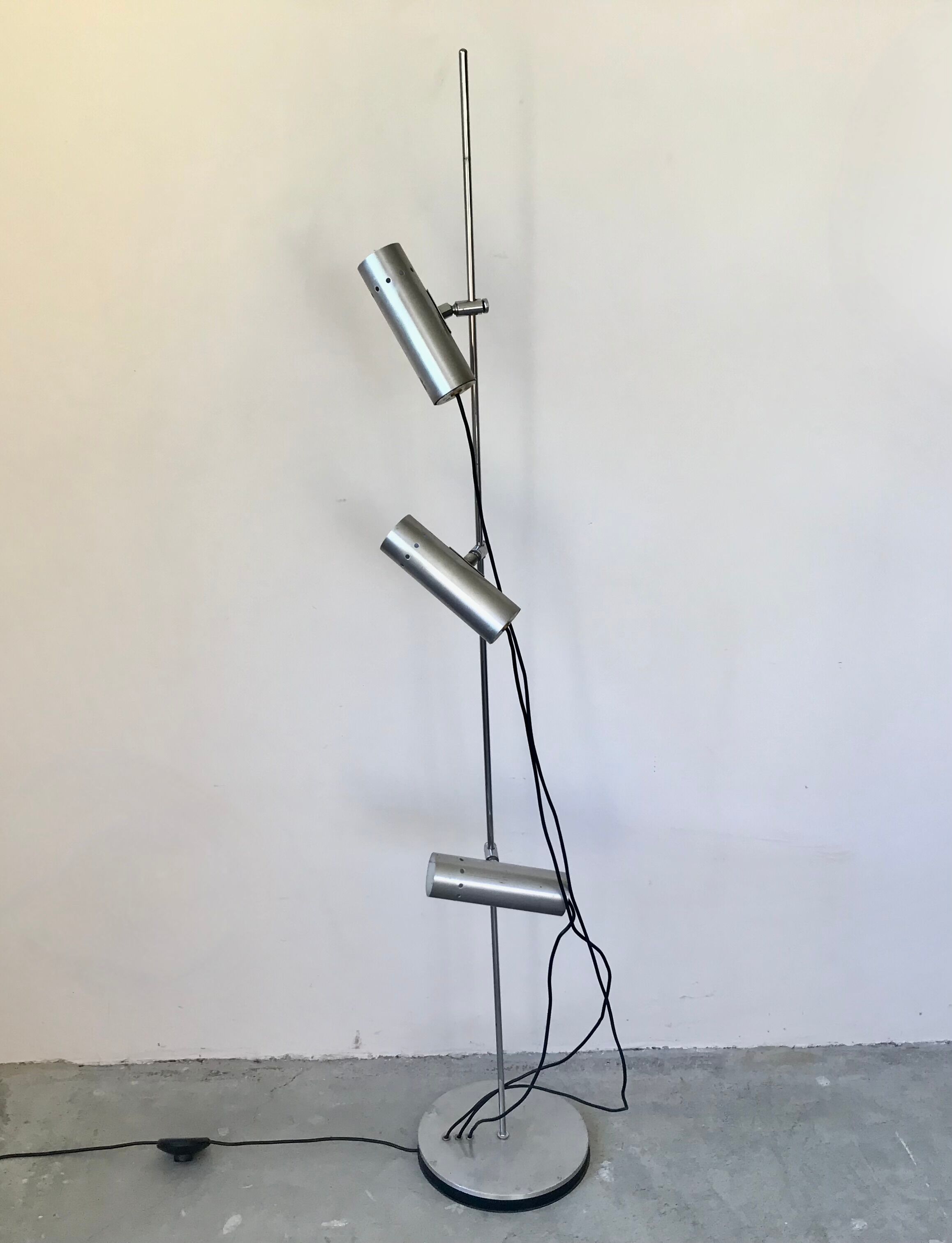 Delmas floor lamp
