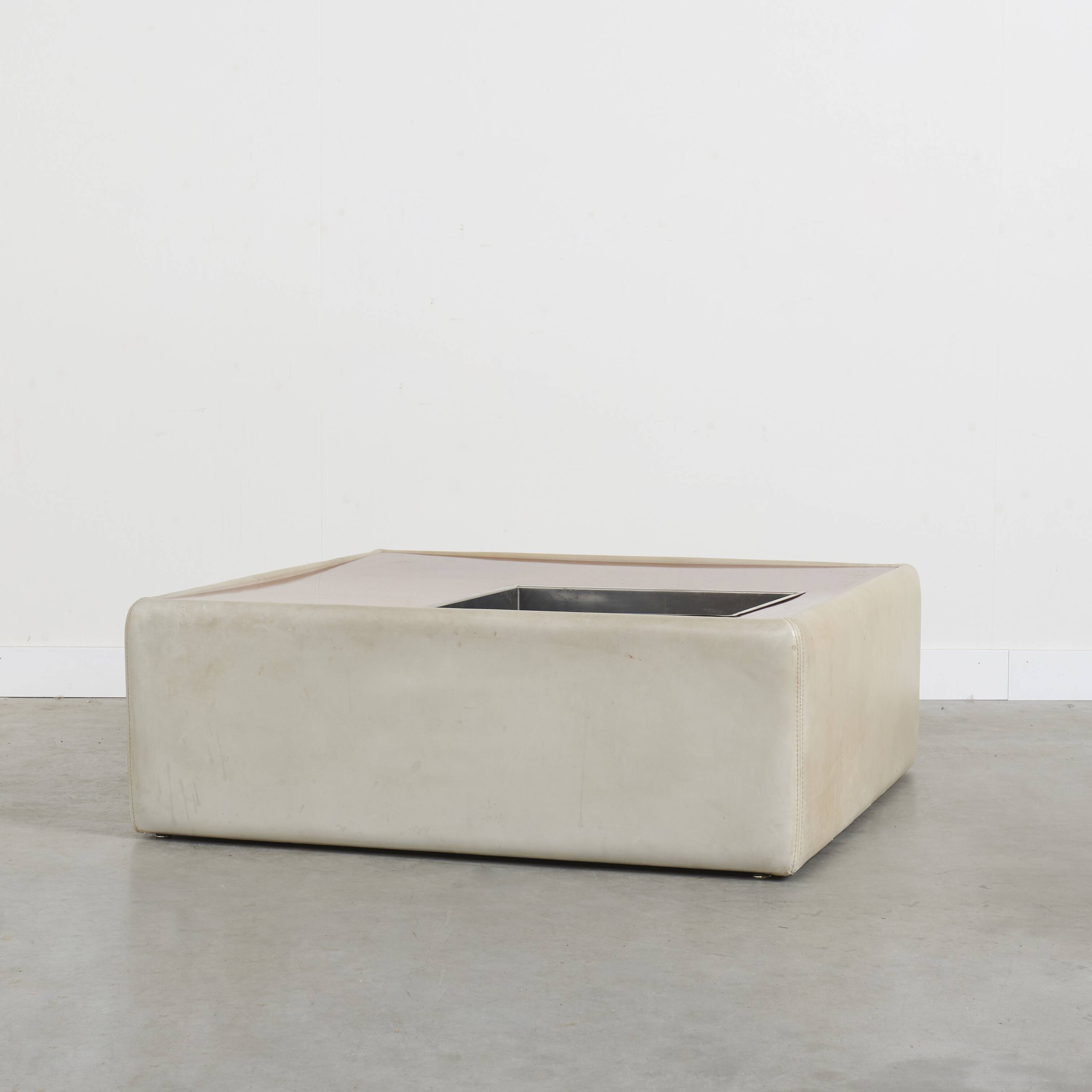 Table basse vintage en cuir avec support pour plantes, 1970