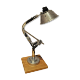 Lampe articulée et pivotante industrielle