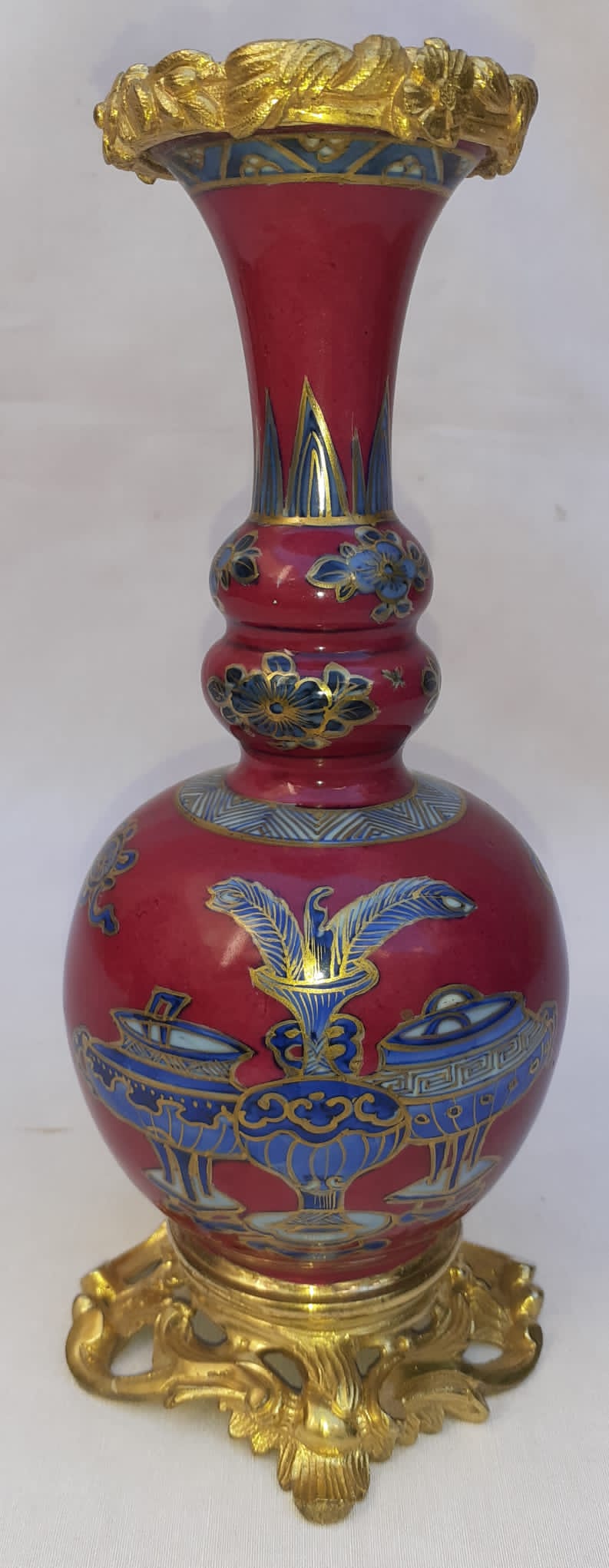 Vase XIX siècle en porcelaine