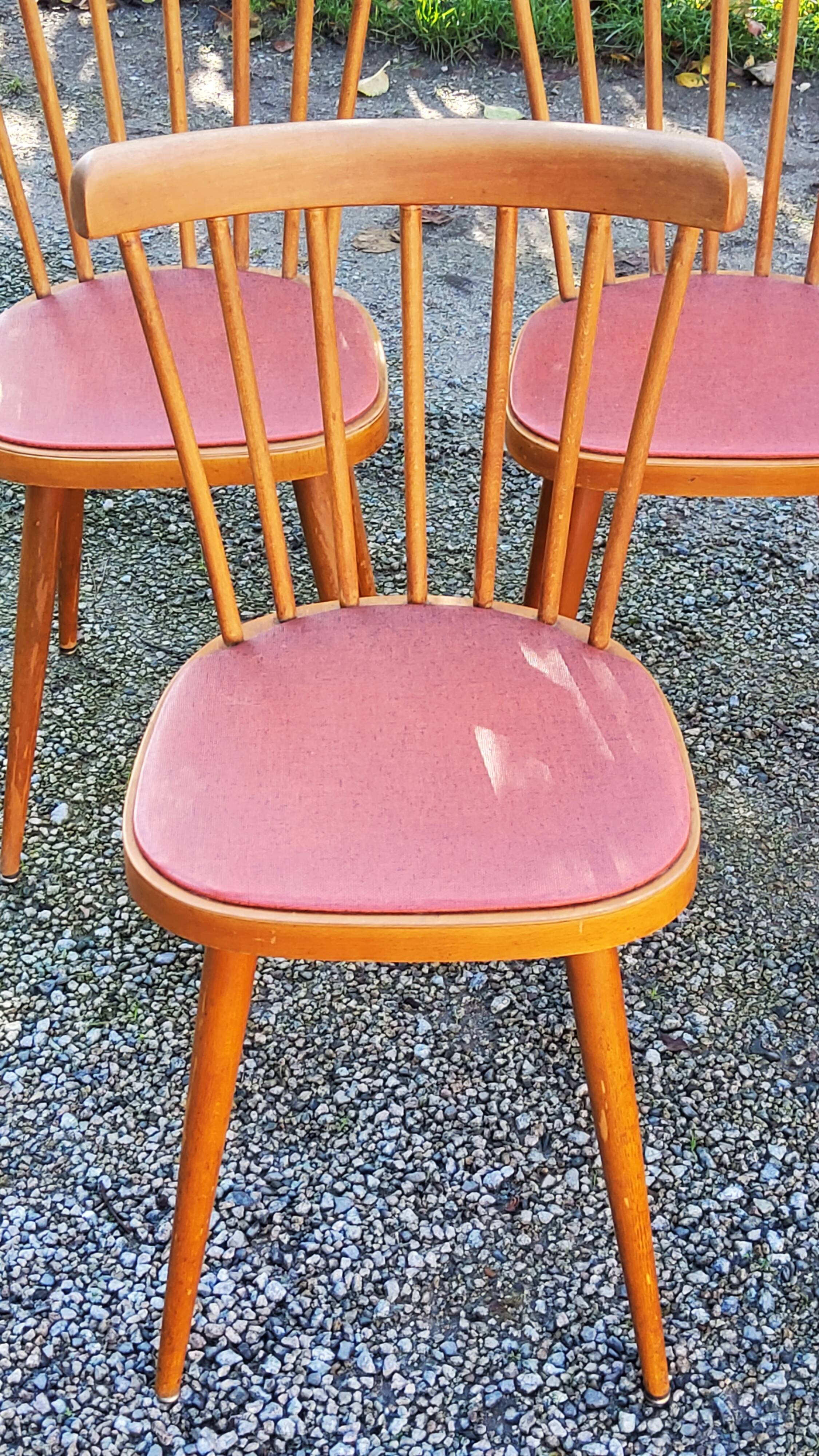 Set de 5 chaises vintage de bistrot en hêtre galette skaï rouge des années 50