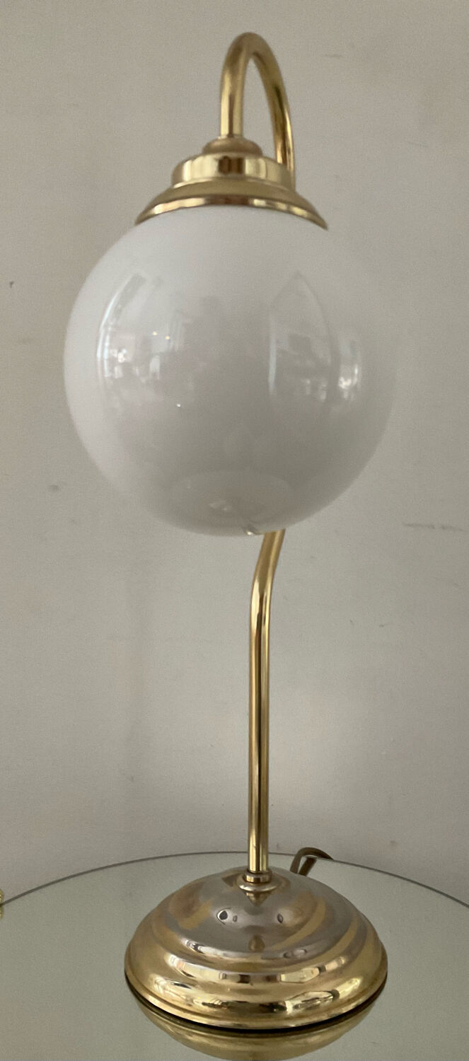 Vintage lamp from the 70s in brass and opaline