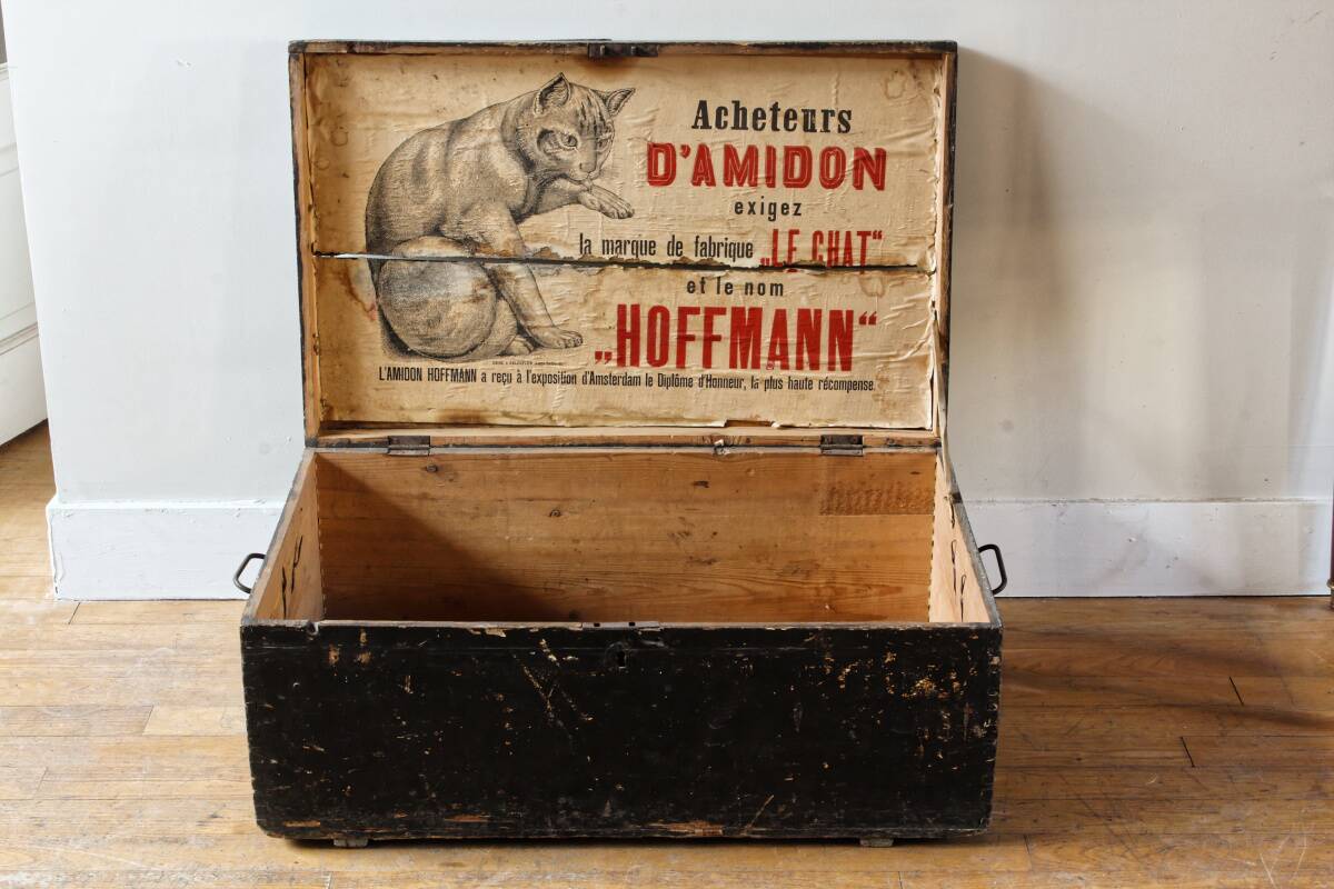 Malle en bois, amidon Le Chat Hoffmann