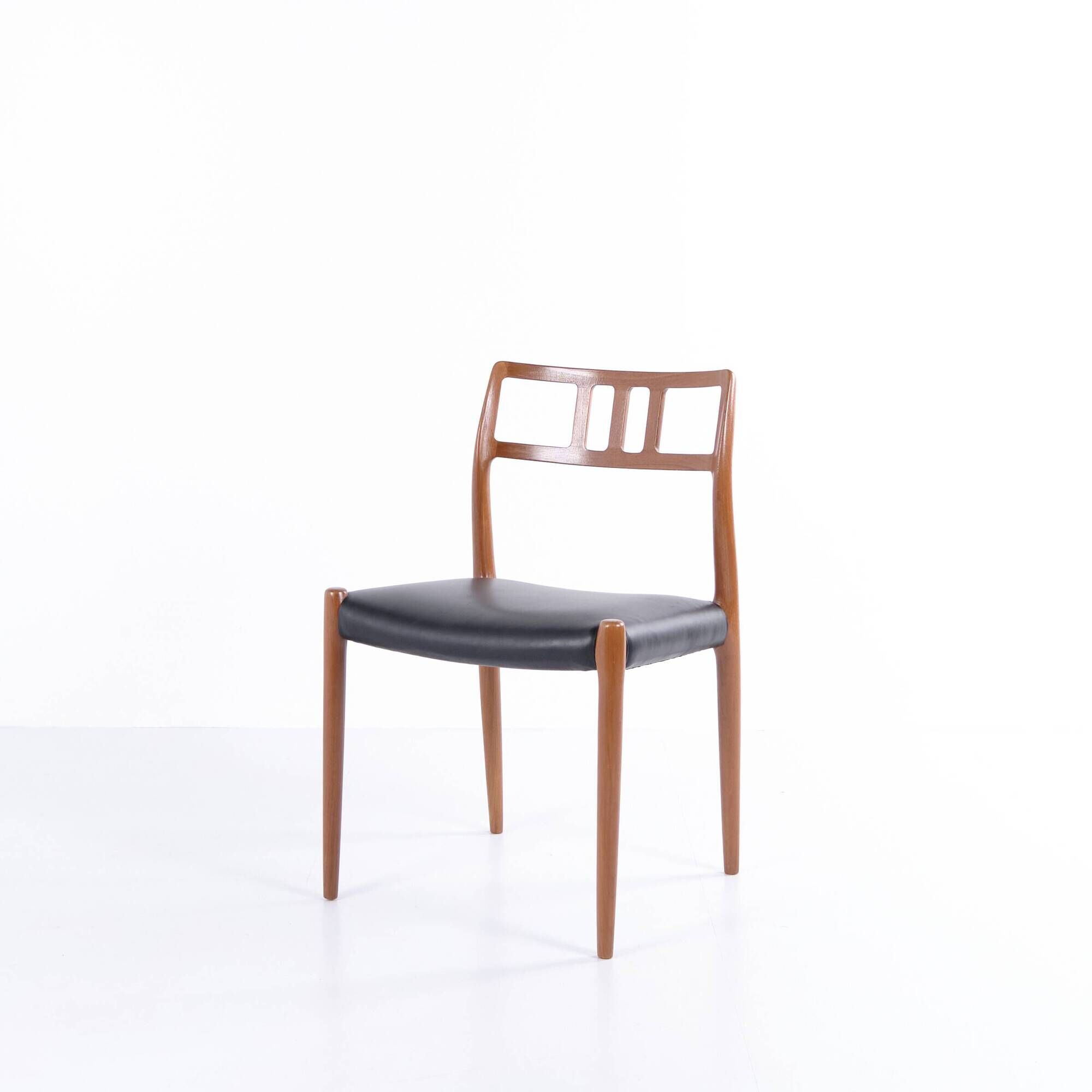 Dining chair – Niels Otto Møller – Model 79 – Teak & black leather – JL Møllers Møbelfabrik – 1960s