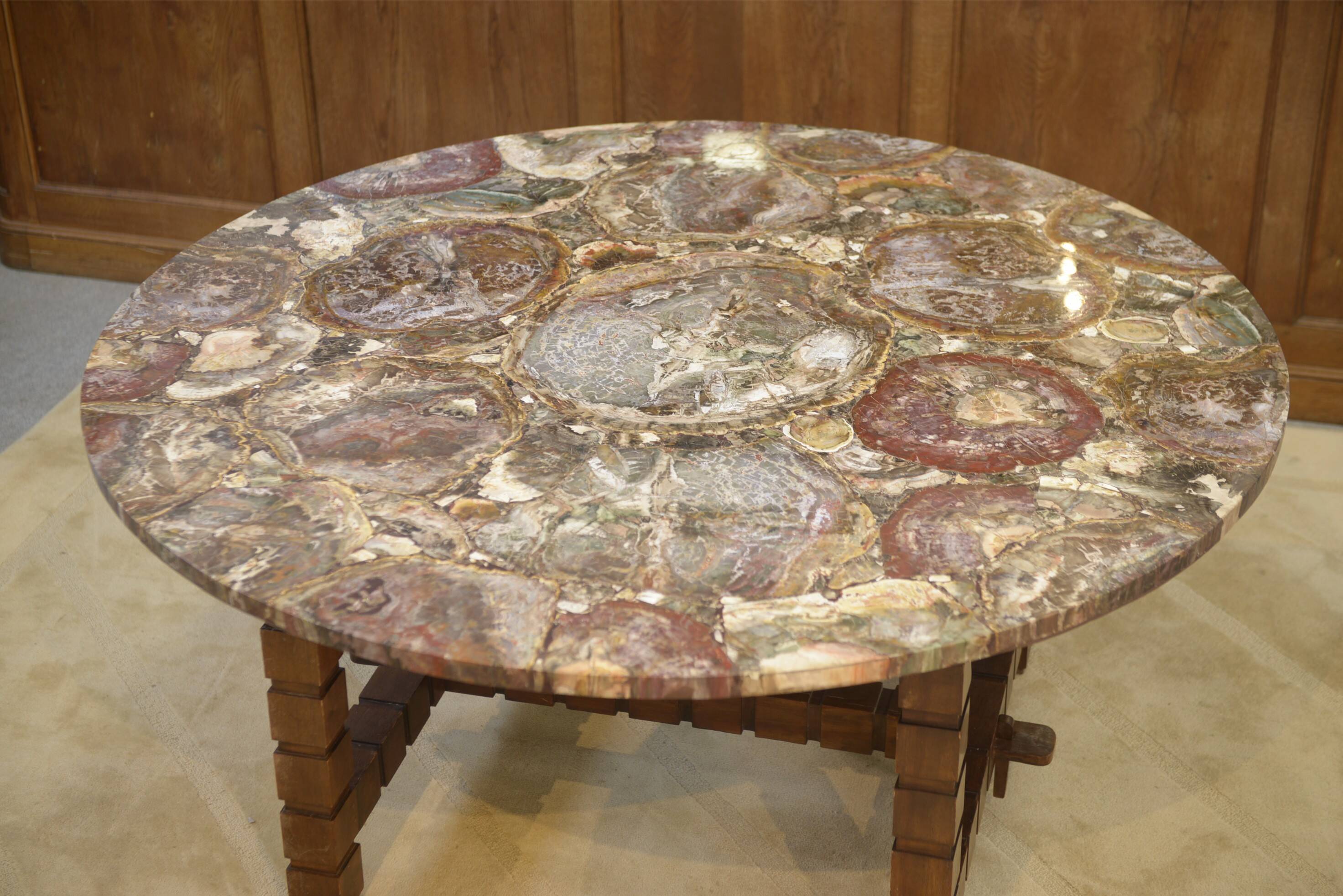 Table en palissandre et bois pétrifié 1960’s