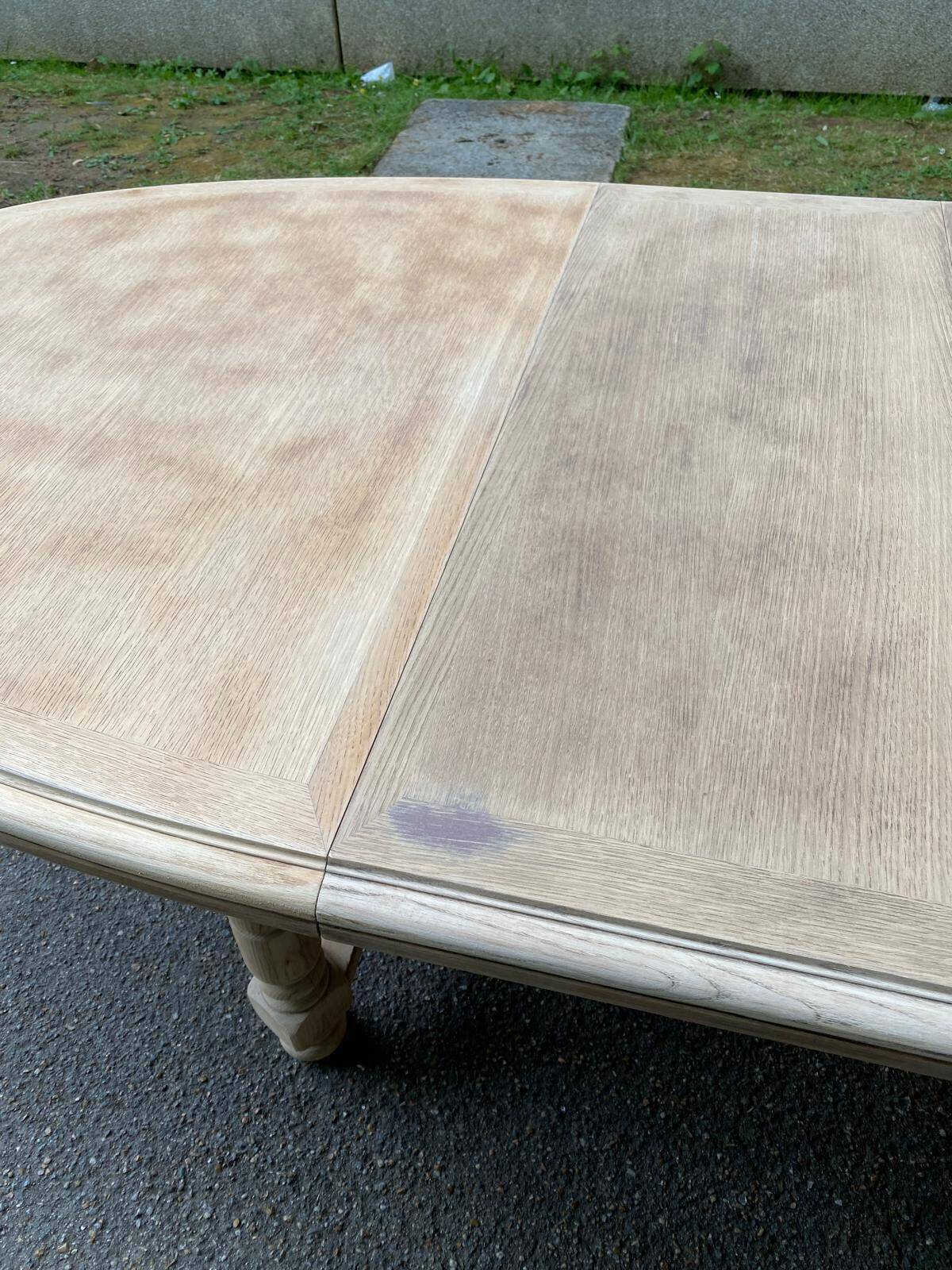 Table à manger de ferme ronde ovale extensible rénovée en bois brut 260cm