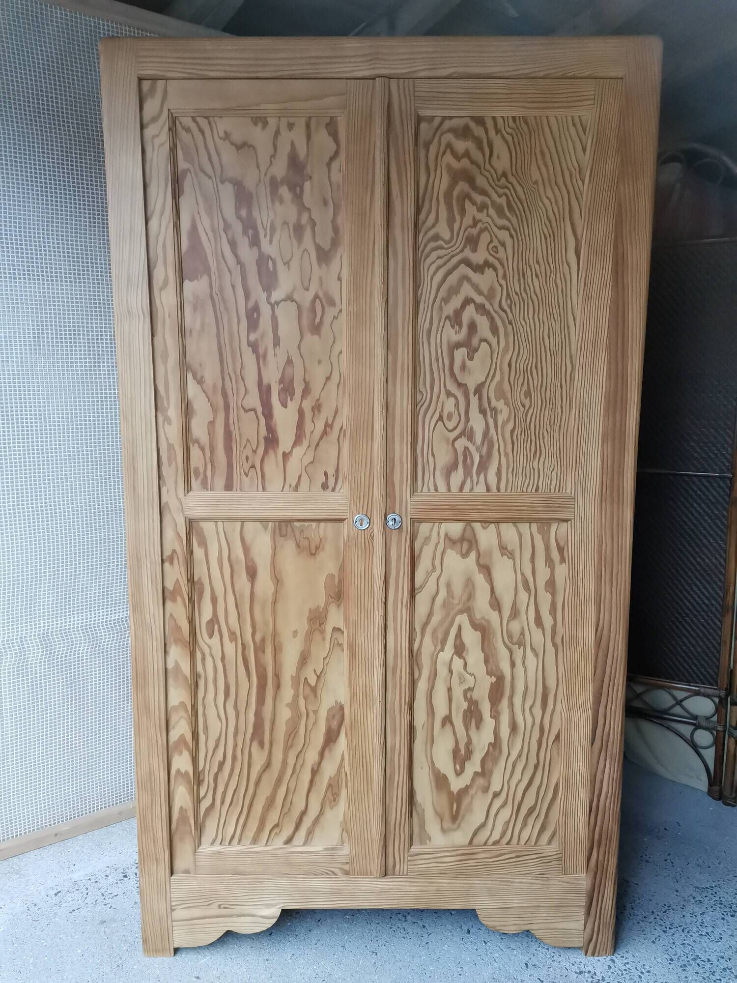 Parisian wardrobe in pitch pine