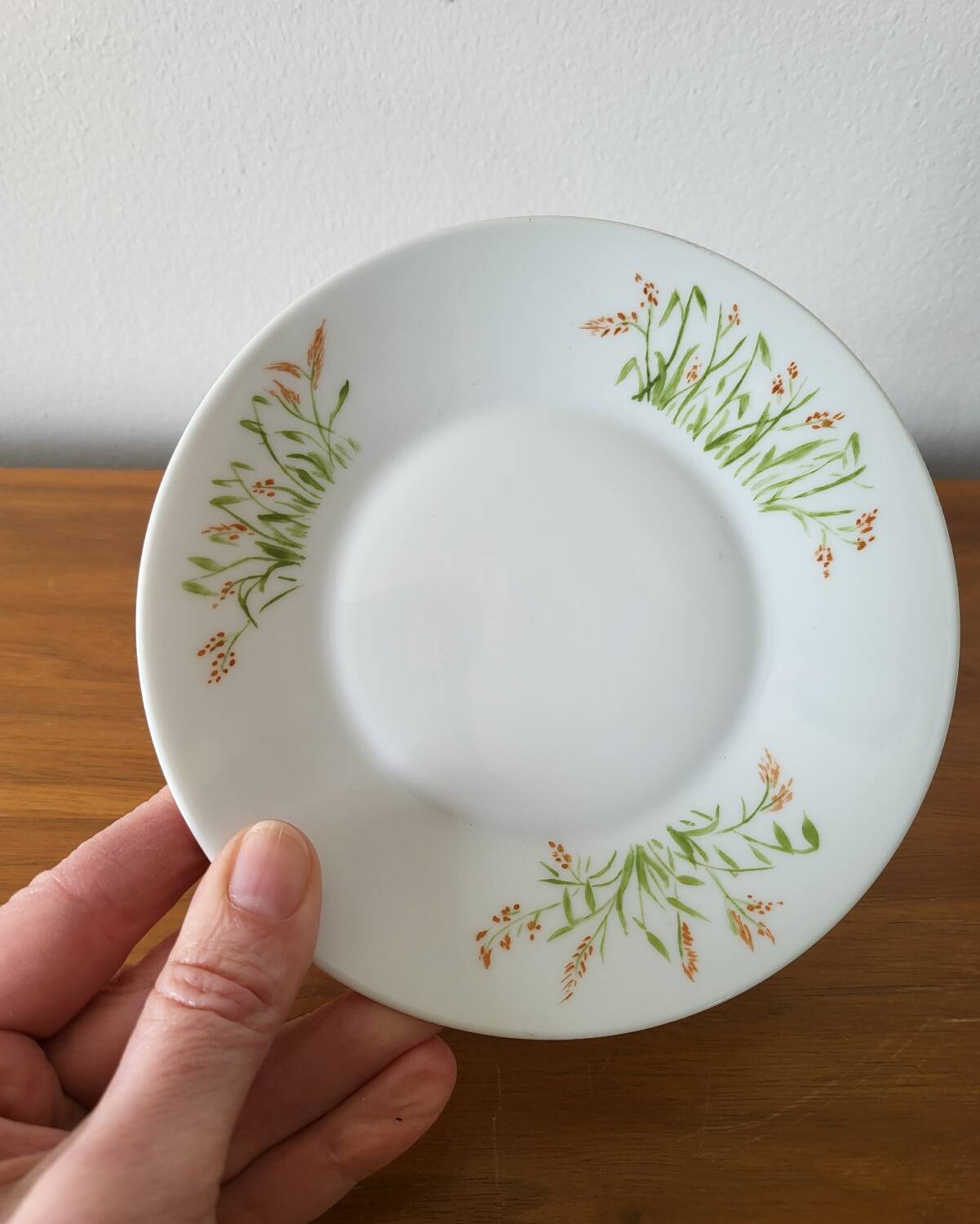 Tea cup and saucer in Limoges porcelain, Edith du Tertre design.