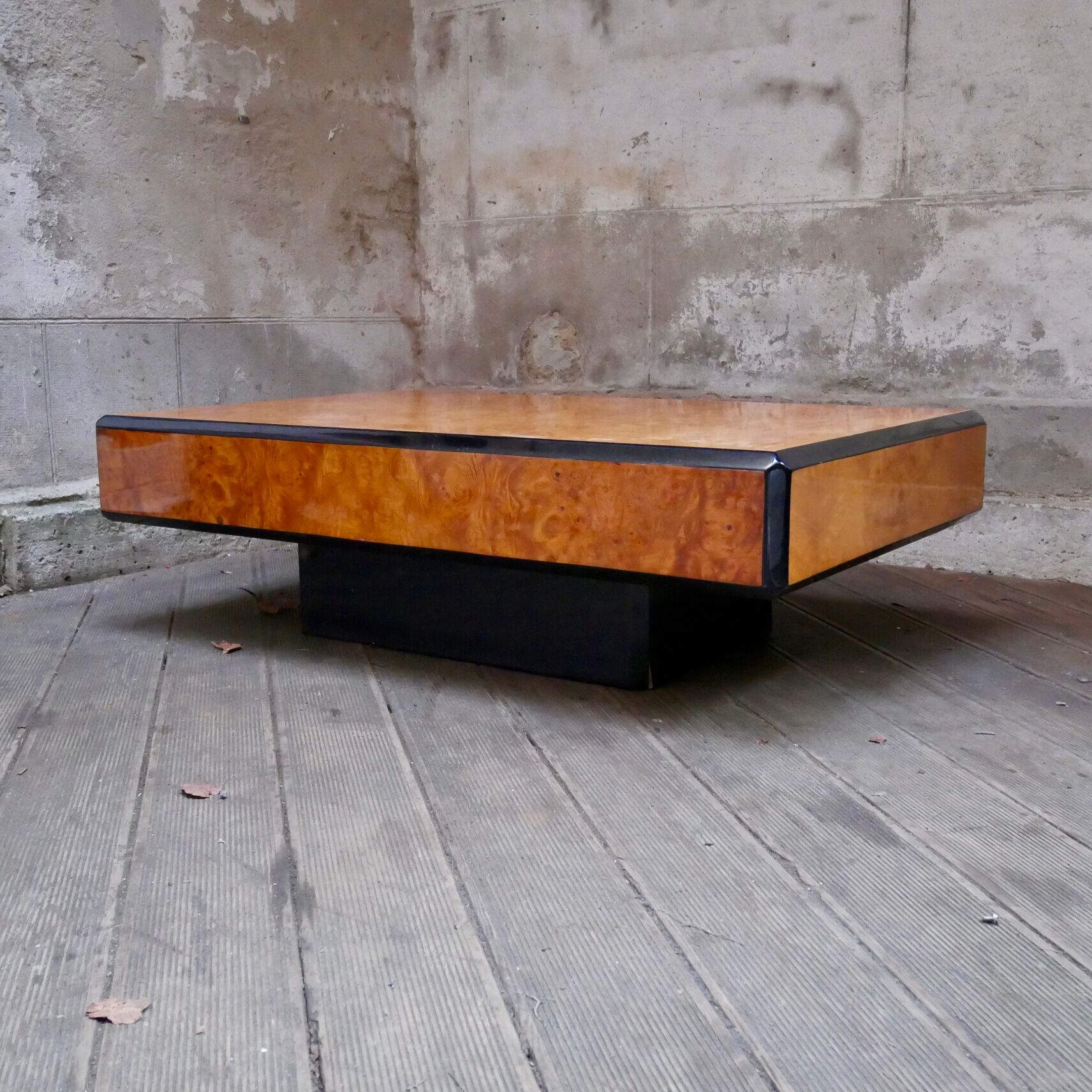 Elm magnifying glass coffee table