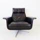 Fauteuil Kaufeld Siesta 62 en cuir noir par Jacques Brule